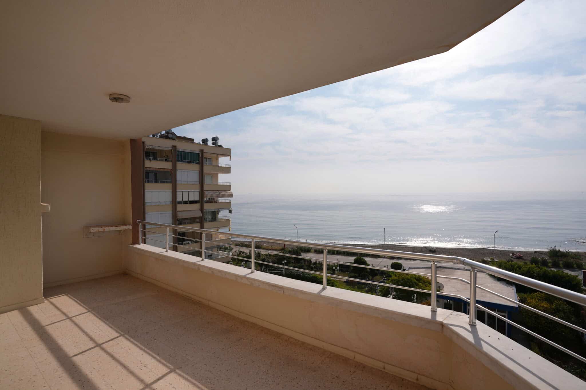 Mersin Erdemli Tömük Denize Sıfır Seçkinler Sitesi Satılık 3+1 Köşe Daire