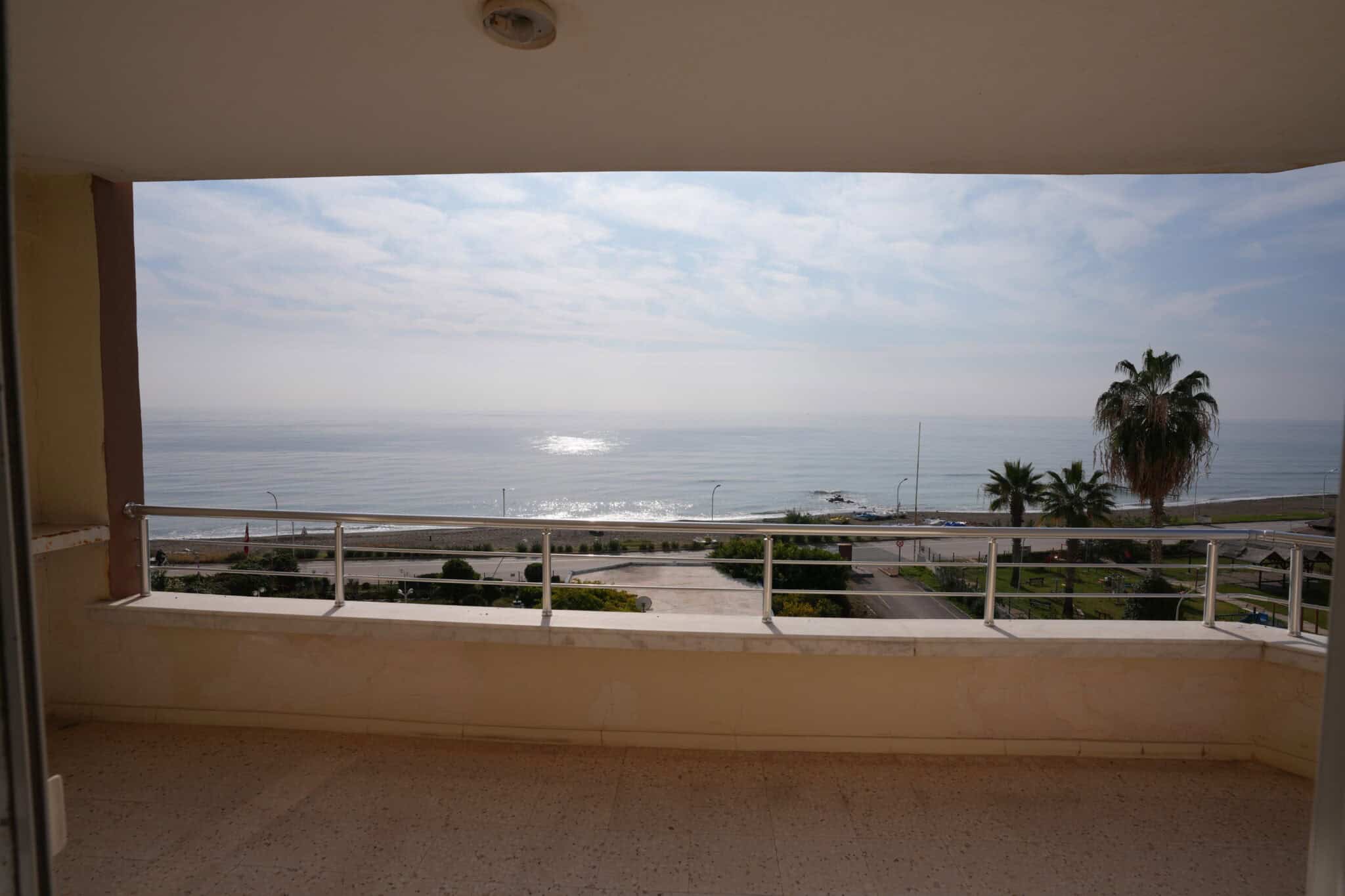 Mersin Erdemli Tömük Denize Sıfır Seçkinler Sitesi Satılık 3+1 Köşe Daire