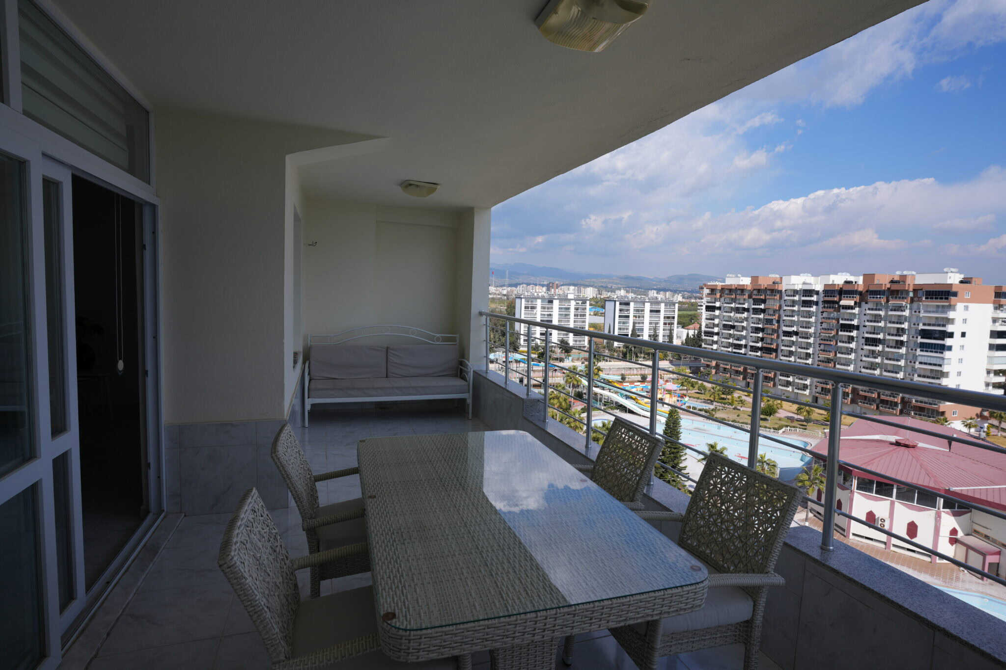 Mersin Erdemli Kargıpınarı Liparis Sunlife Denize Sıfır Satılık 2+1 Köşe Daire