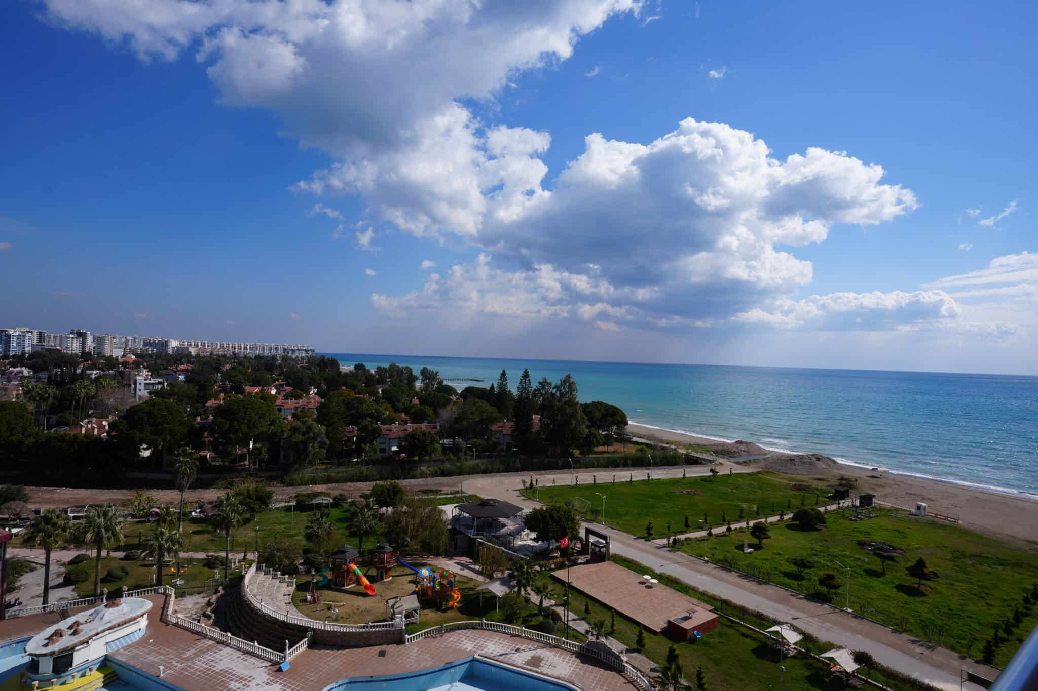Mersin Erdemli Kargıpınarı Liparis Sunlife Denize Sıfır Satılık 2+1 Köşe Daire
