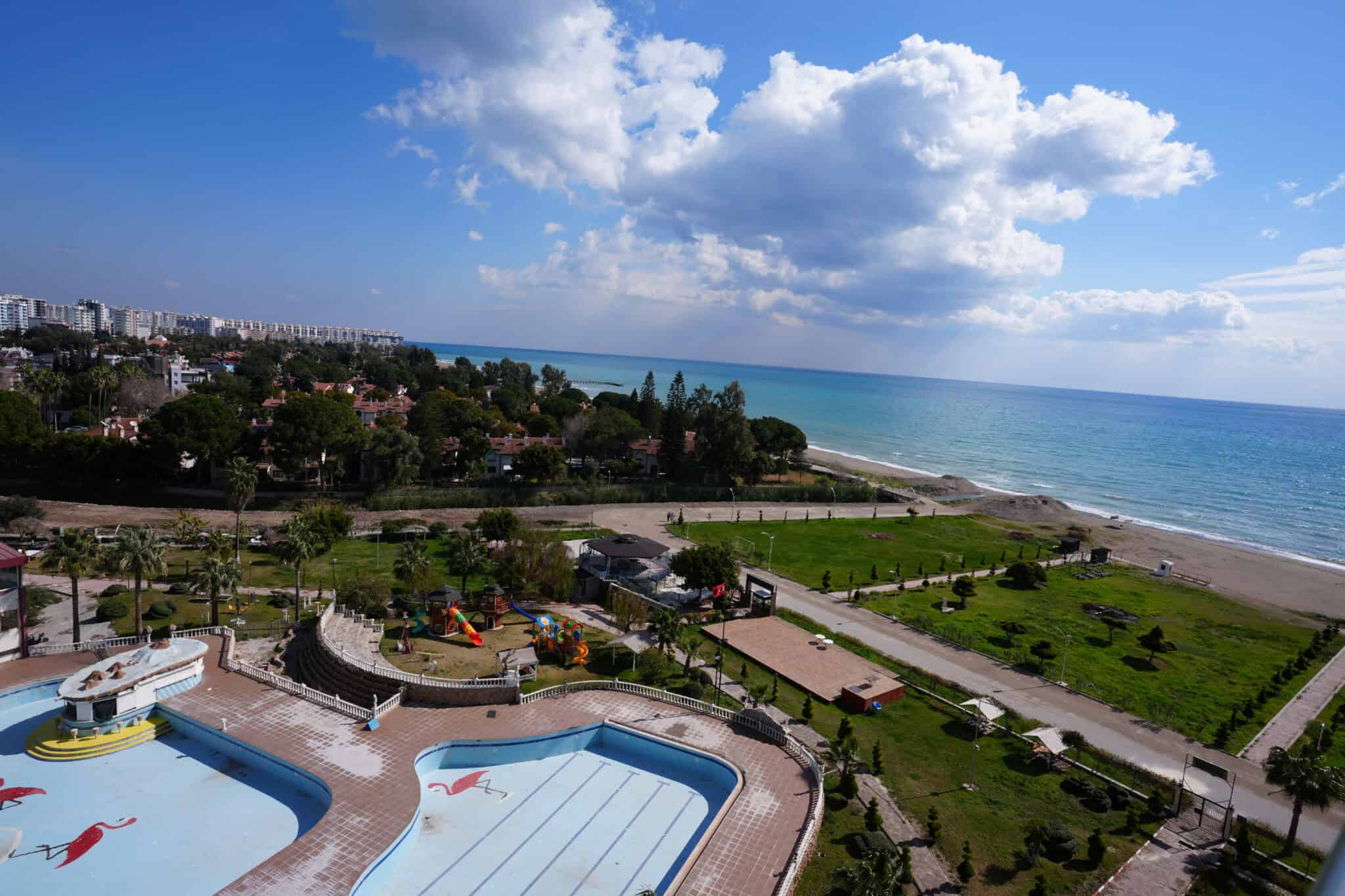 Mersin Erdemli Kargıpınarı Liparis Sunlife Denize Sıfır Satılık 2+1 Köşe Daire