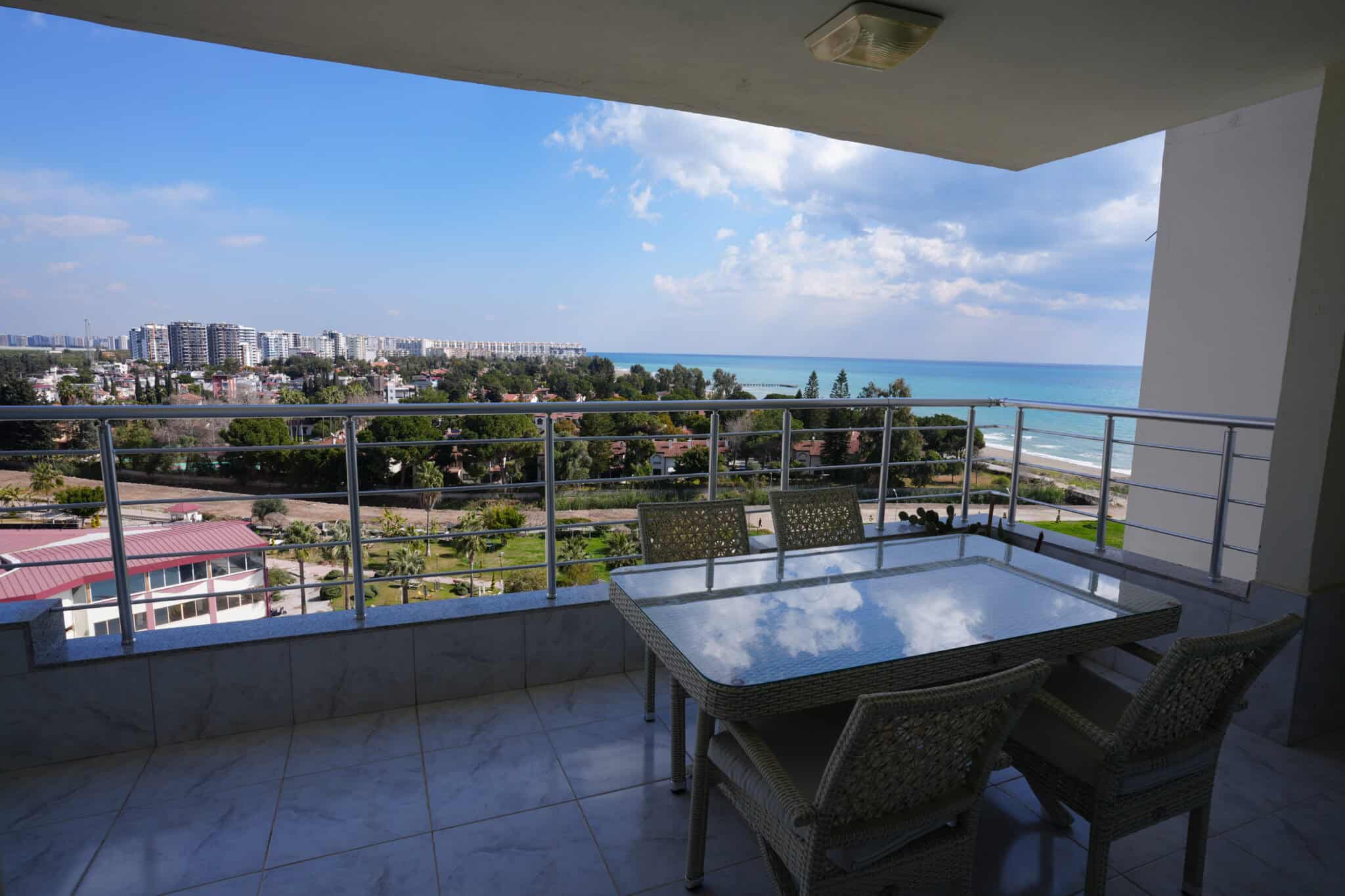 Mersin Erdemli Kargıpınarı Liparis Sunlife Denize Sıfır Satılık 2+1 Köşe Daire