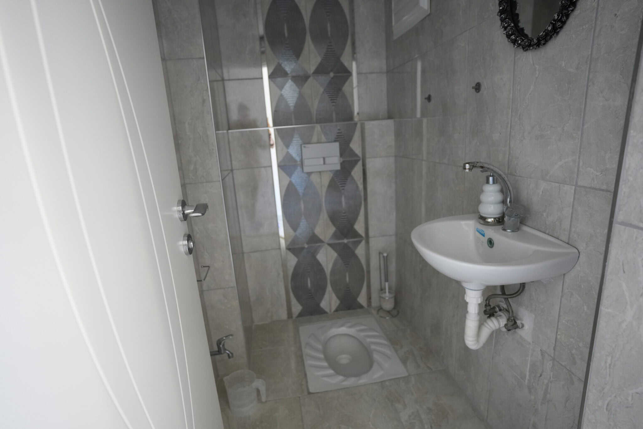Mersin Erdemli Kargıpınarı Liparis Sunlife Denize Sıfır Satılık 2+1 Köşe Daire