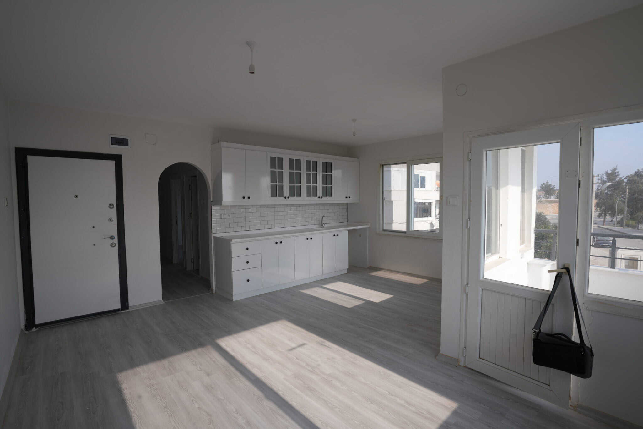 Mersin Erdemli Kocahasanlı Denize Sıfır Satılık 2+1 Daire