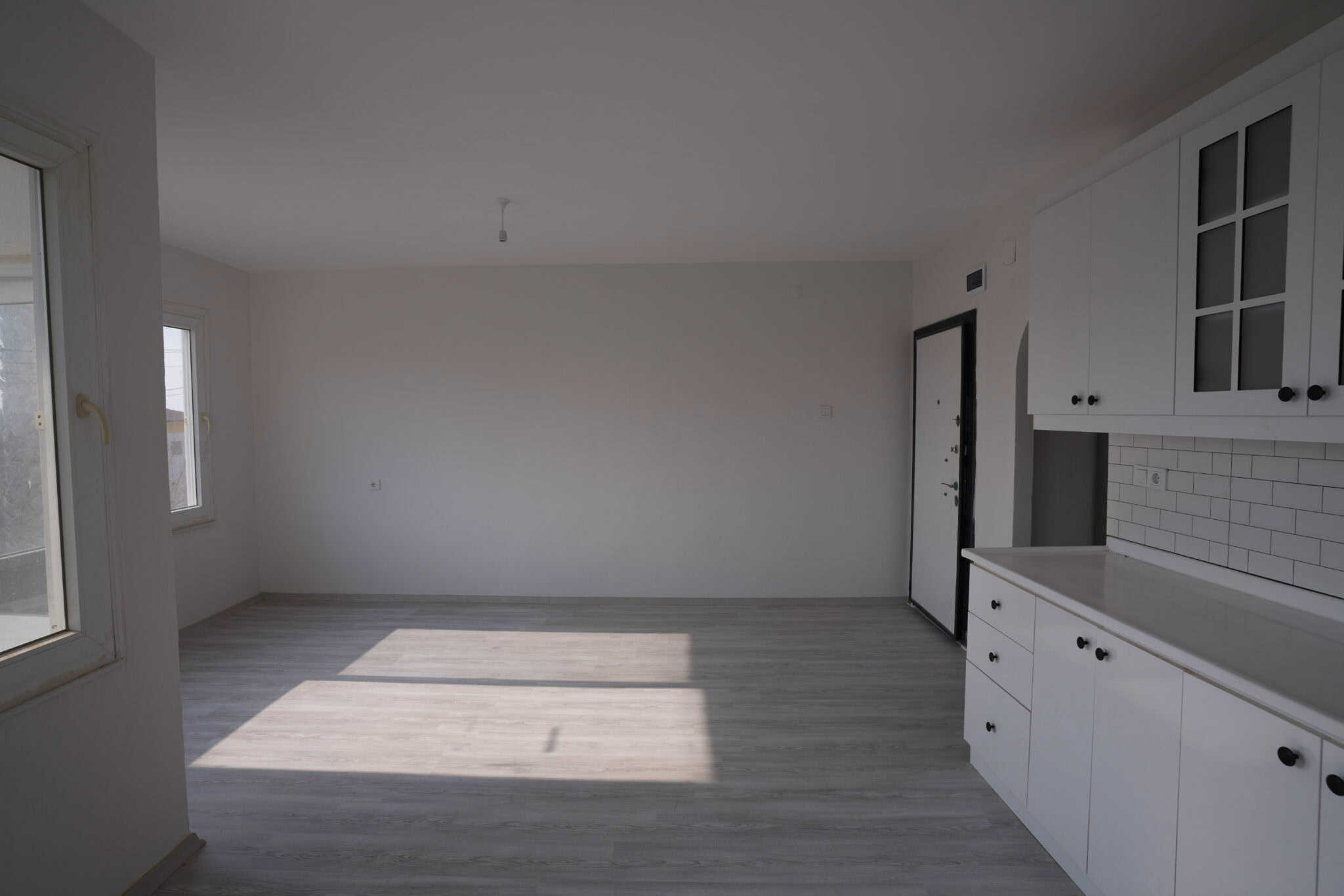Mersin Erdemli Kocahasanlı Denize Sıfır Satılık 2+1 Daire