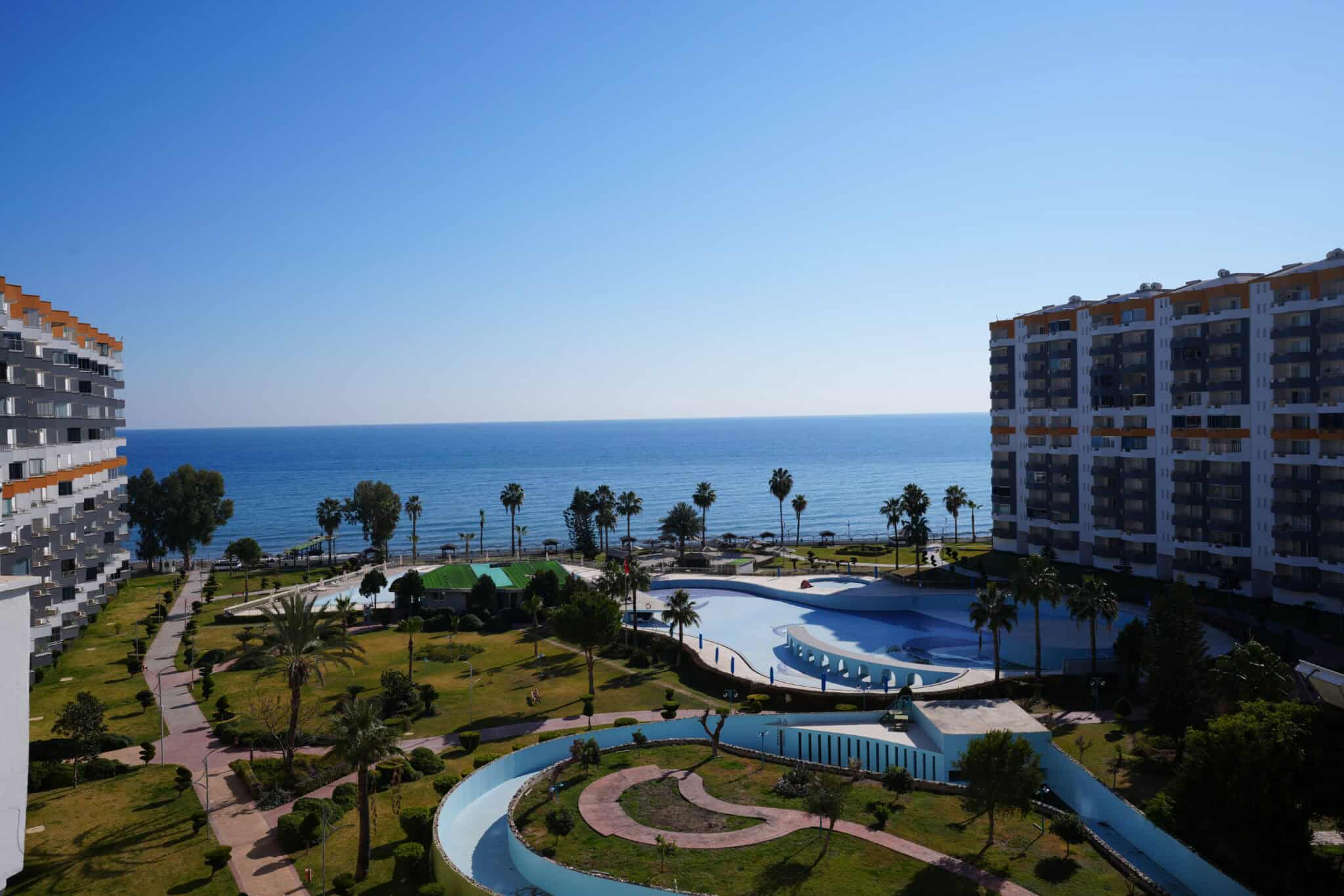 Mersin Erdemli Queenaba Site Sea Front 2+1 Apartment For Sale