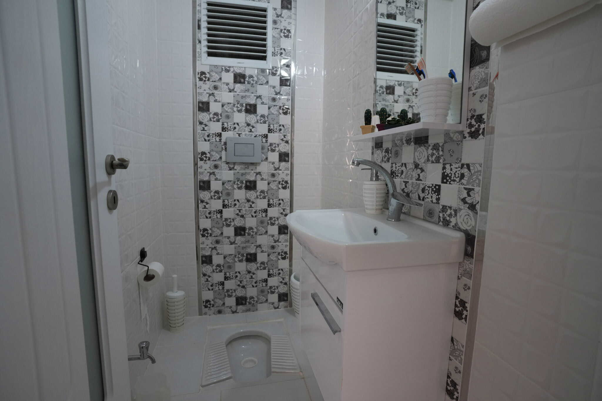 Mersin Erdemli  Aşşağı Alata Mahallesi Satılık 2+1 Daire