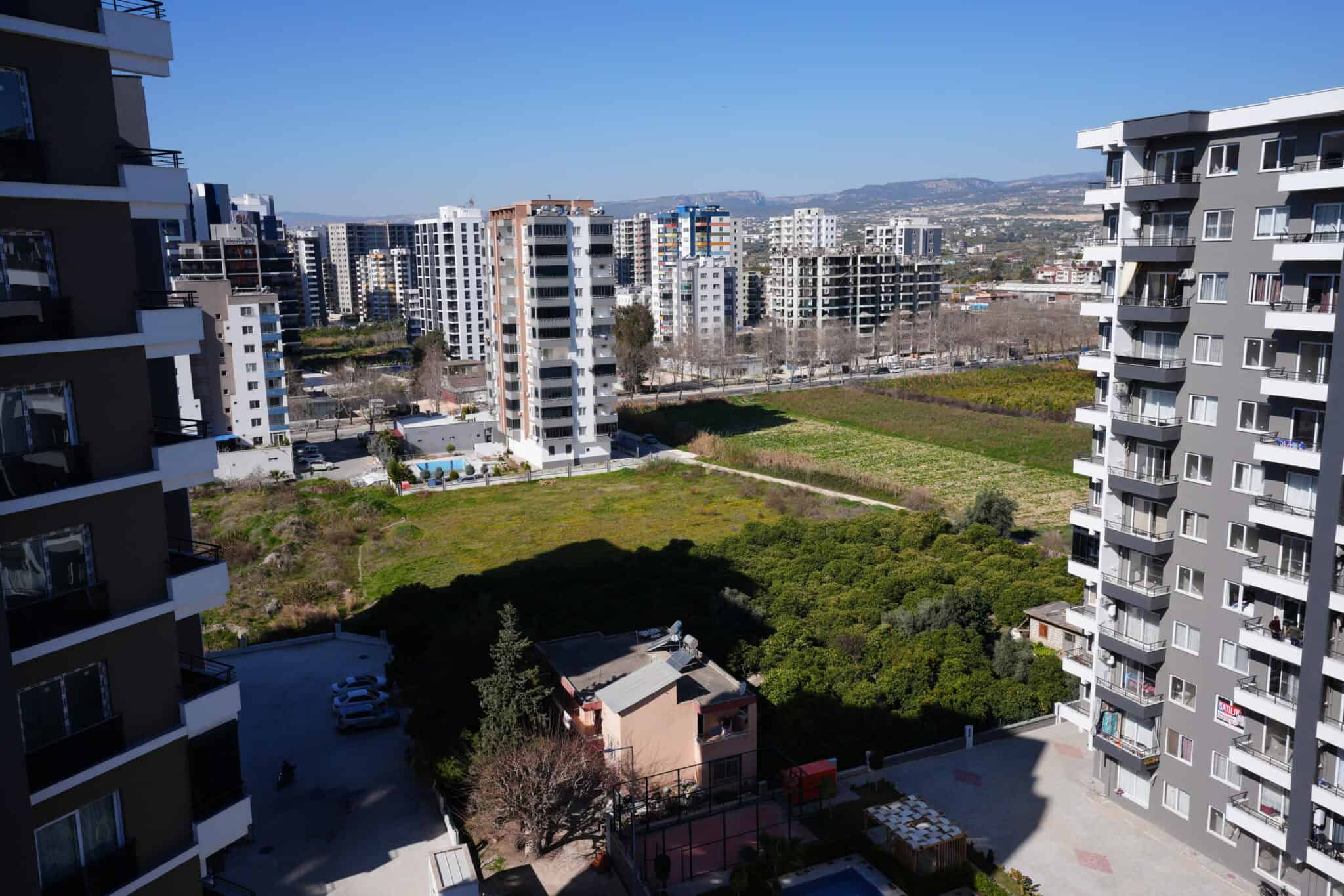Квартира 1+1 на высоком этаже на продажу в Mersin Erdemli Tömük Exen Project
