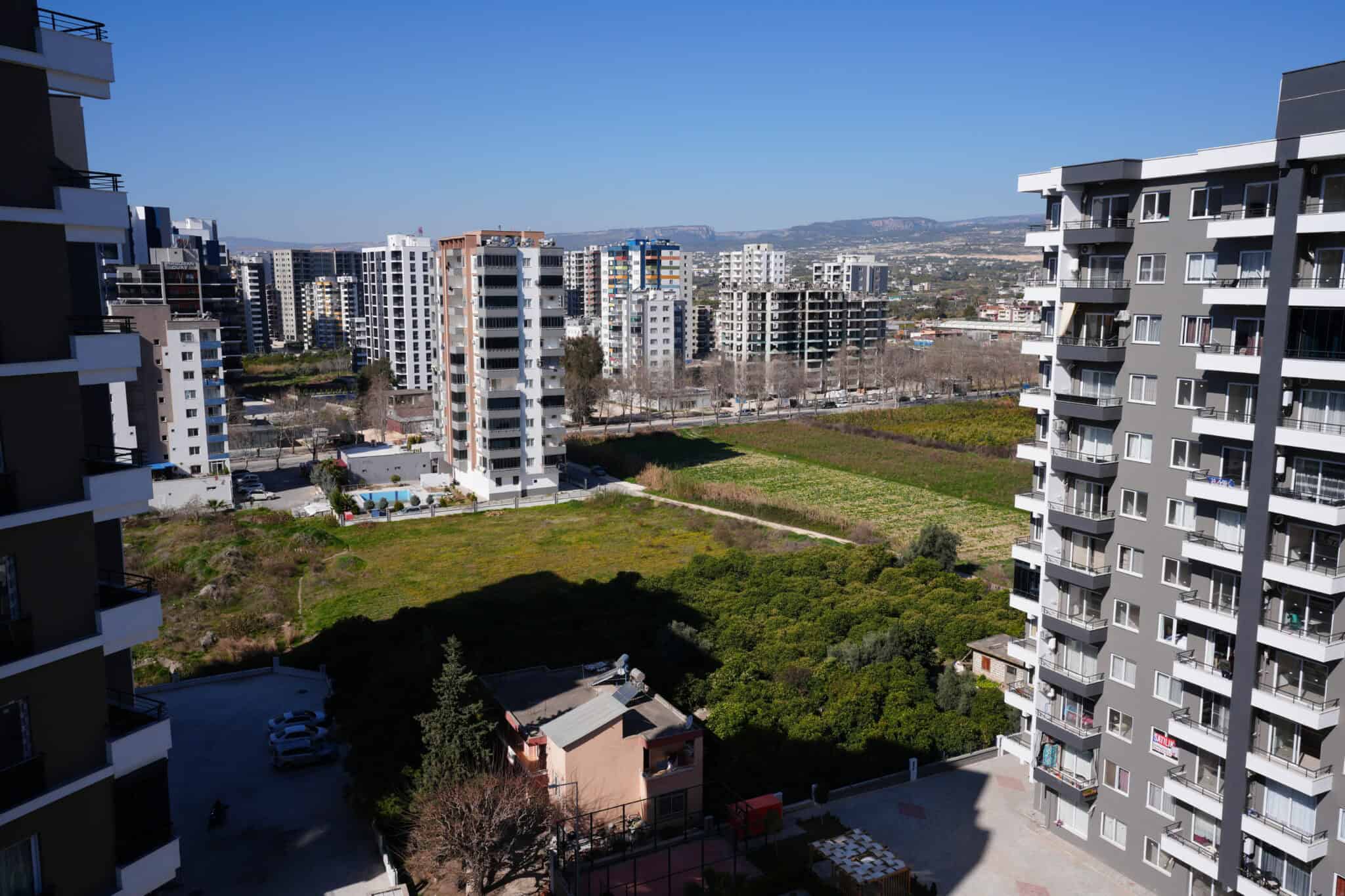 Квартира 1+1 на высоком этаже на продажу в Mersin Erdemli Tömük Exen Project