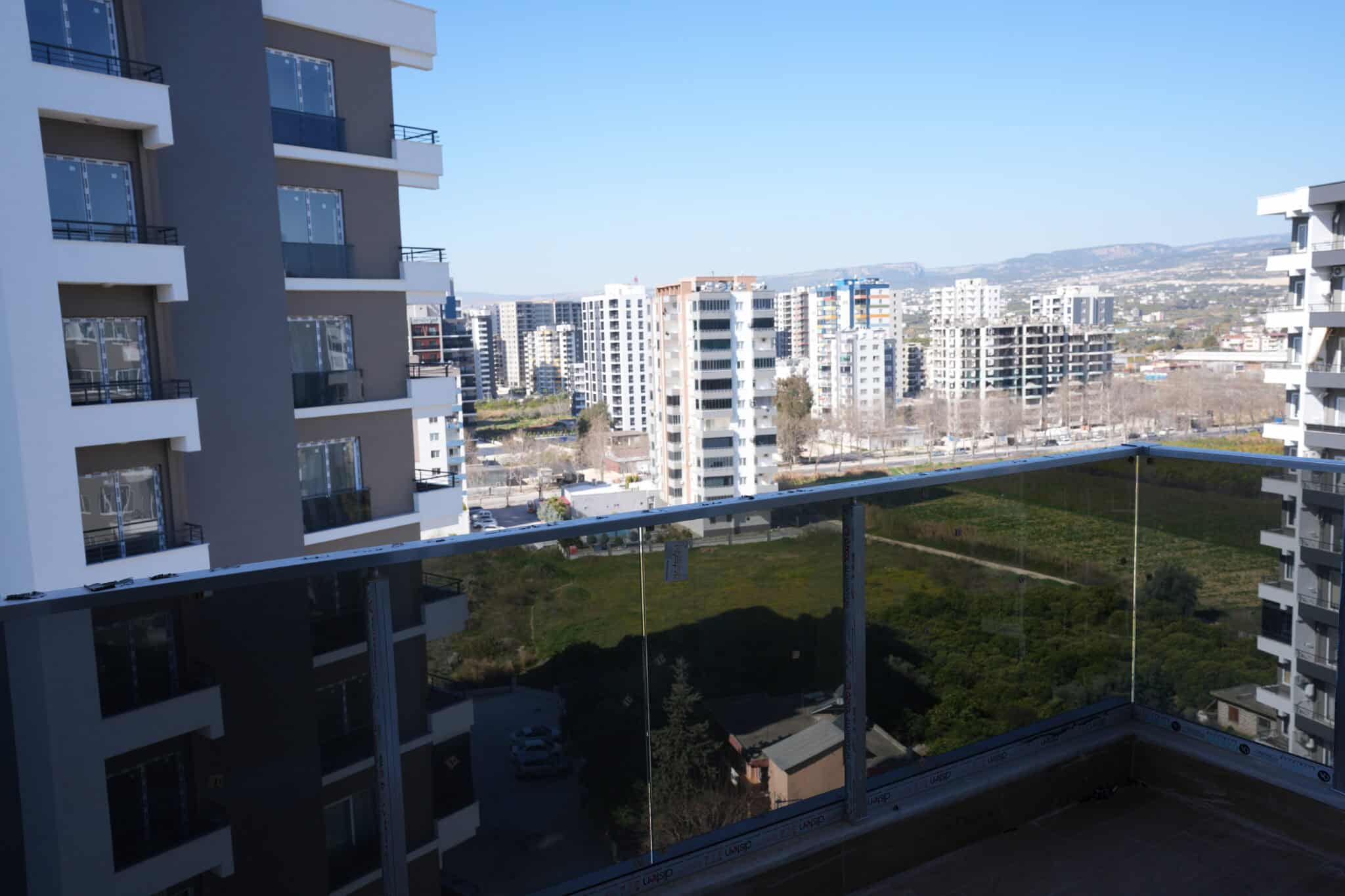 Квартира 1+1 на высоком этаже на продажу в Mersin Erdemli Tömük Exen Project