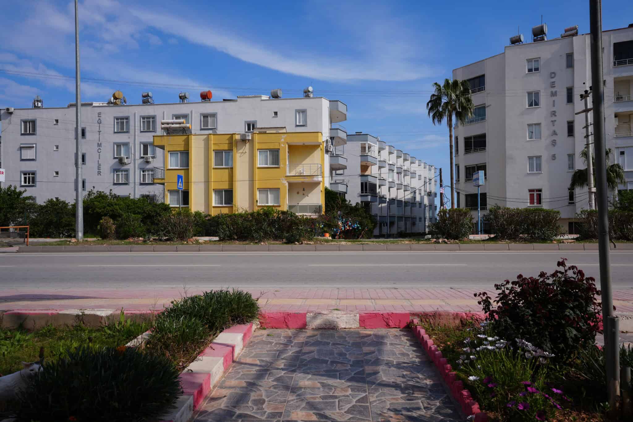 Mersin Erdemli Limonlu Özden 1 Sitesi Satılık  Bahçe Katı Daire