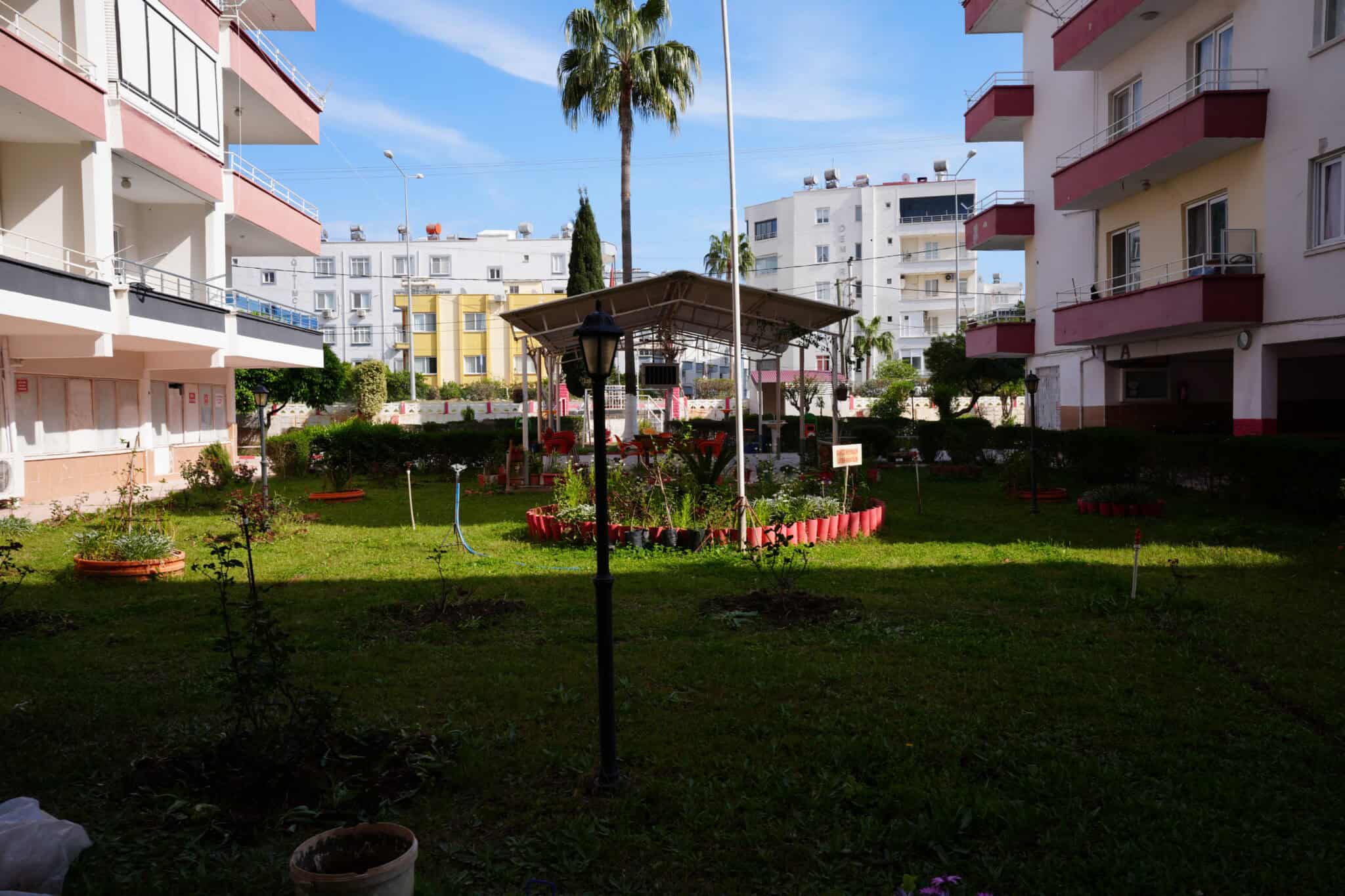 Mersin Erdemli Limonlu Özden 1 Sitesi Satılık  Bahçe Katı Daire