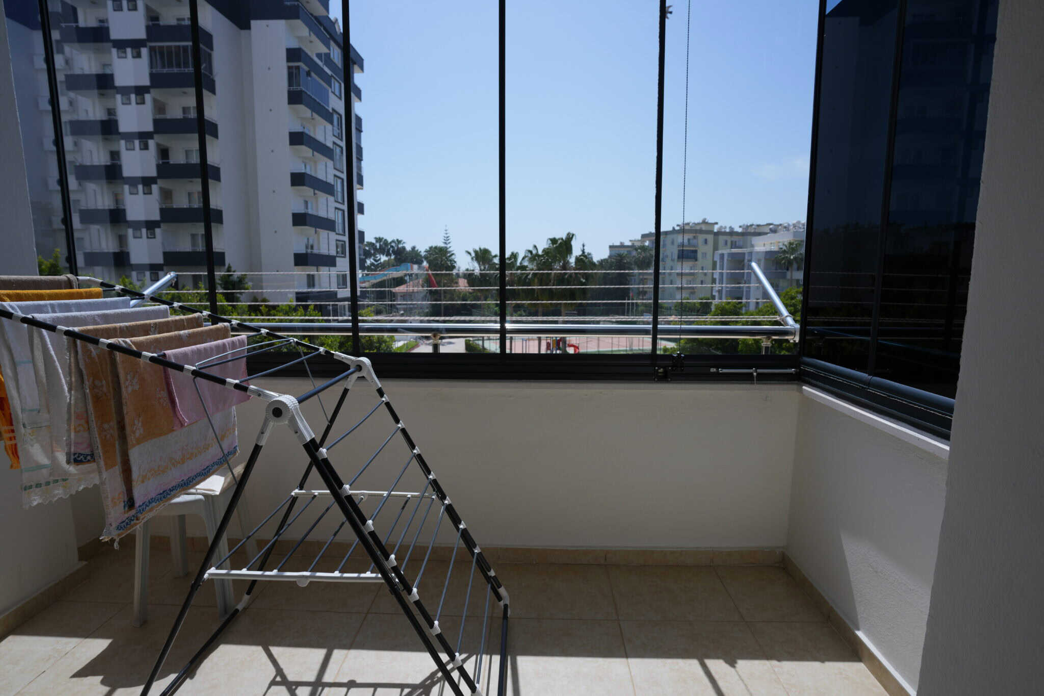 Mersin Erdemli Kargıpınarı Denize Sıfır Queenaba Sitesi E Blok   Satılık   3+1 Eşyalı Daire