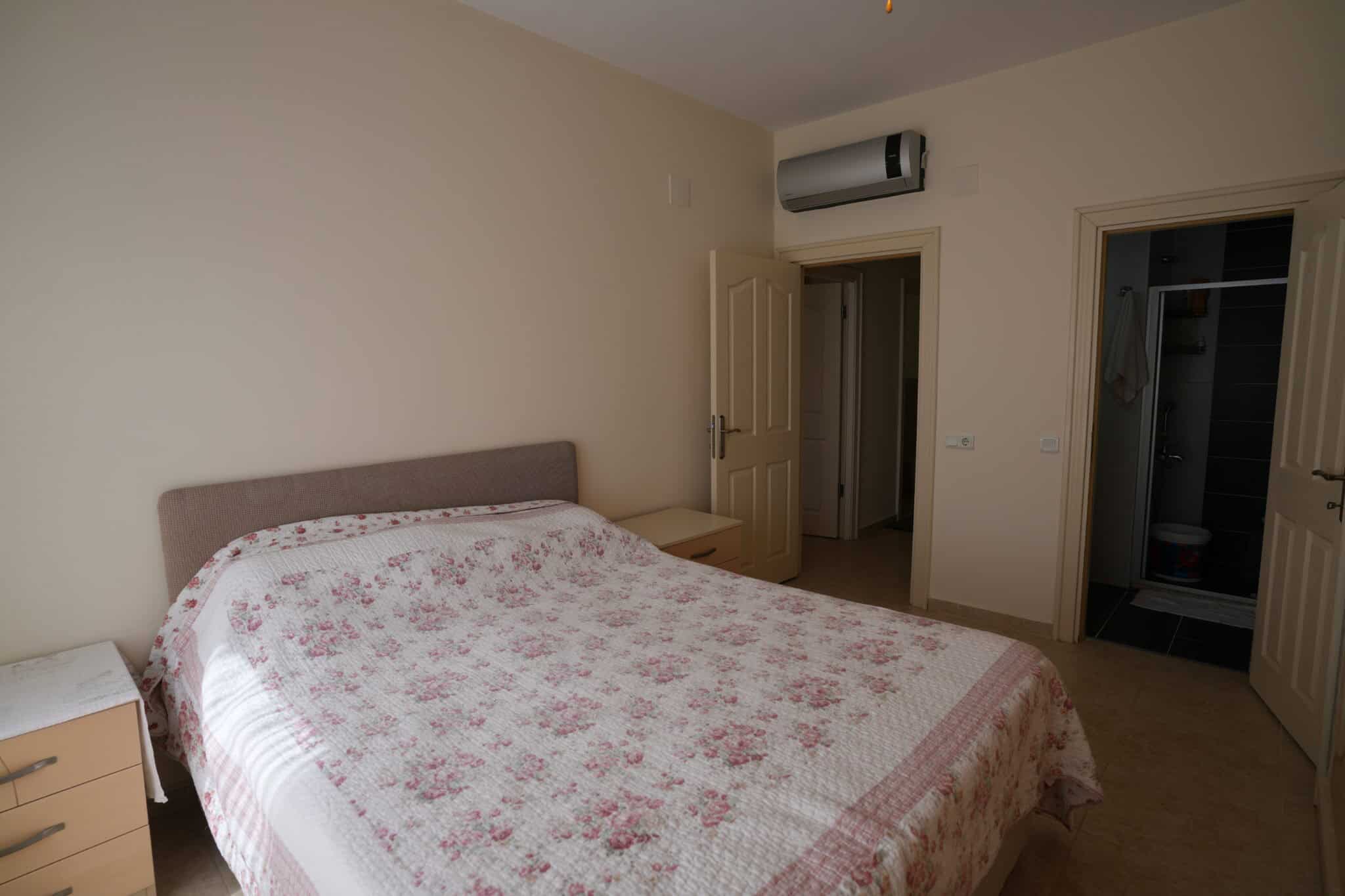 Mersin Erdemli Kargıpınarı Denize Sıfır Queenaba Sitesi E Blok   Satılık   3+1 Eşyalı Daire