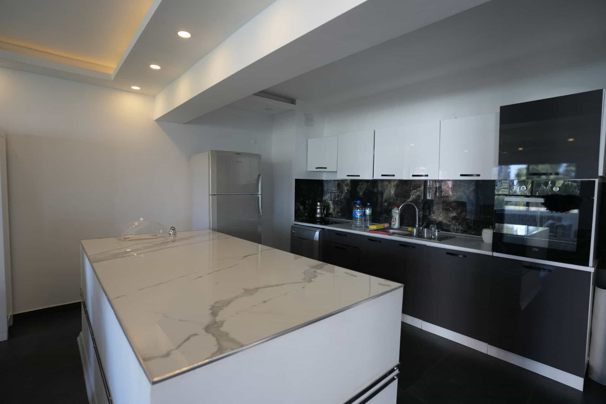 Mersin Erdemli Çeşmeli Liparis 3 Sitesi Satılık 2+1 Eşyalı Daire