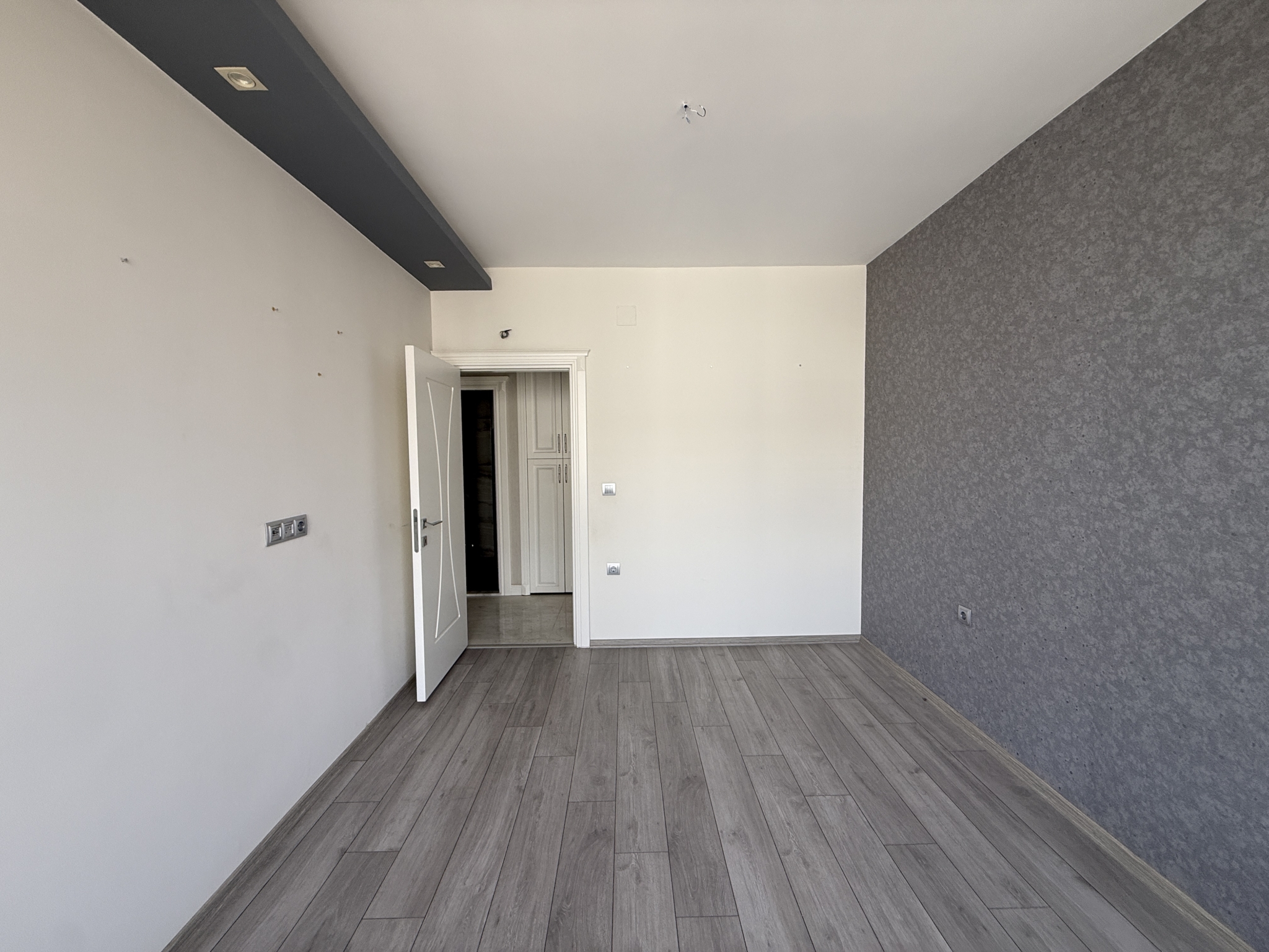IMG_6230 MERSİN ERDEMLİ ALATA MERİNTUR 16 SATILIK 4+1 DAİRE