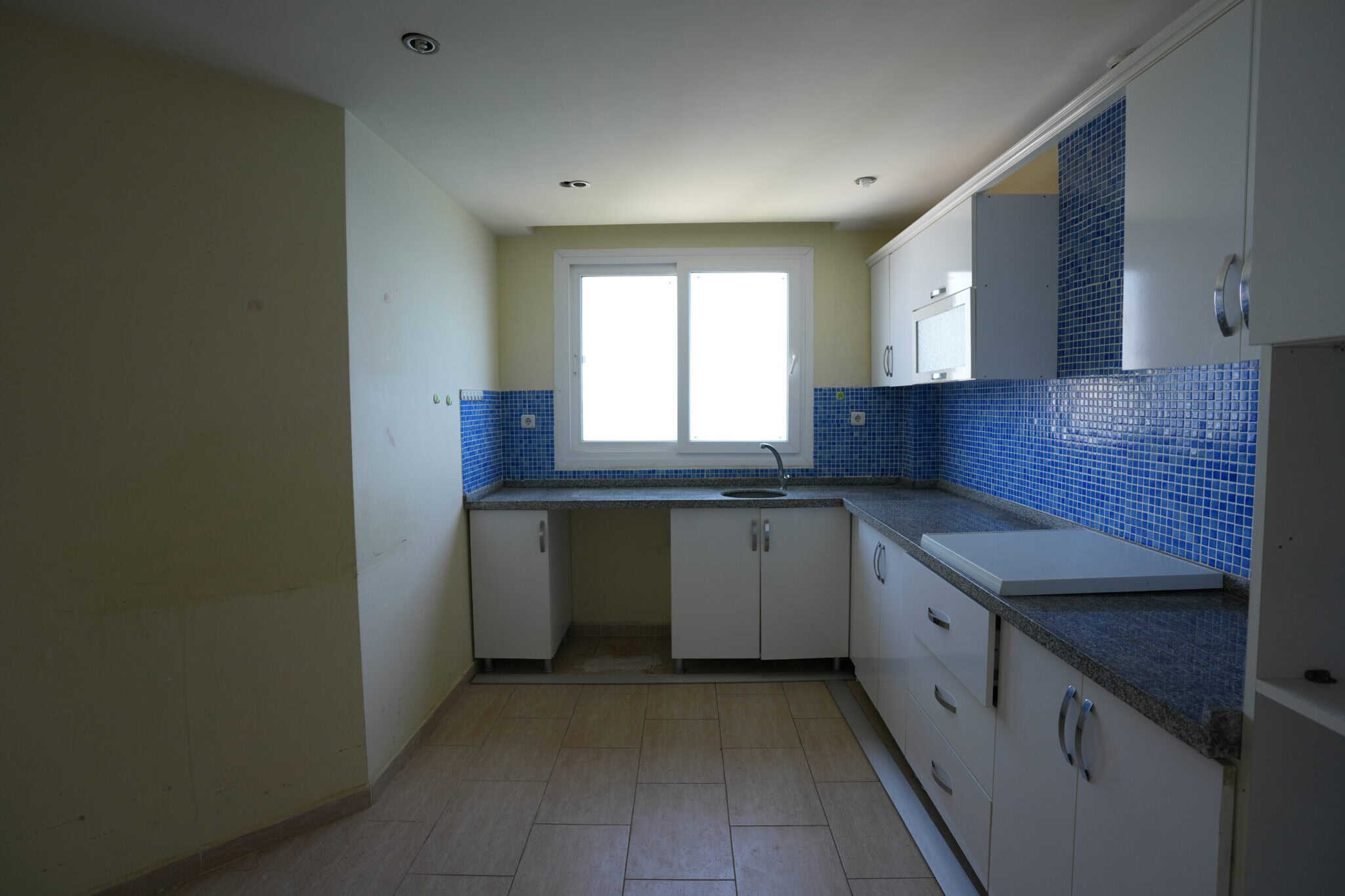 Mersin Erdemli Ayaş Elissa-locatie aan zee 2+1 appartement te koop