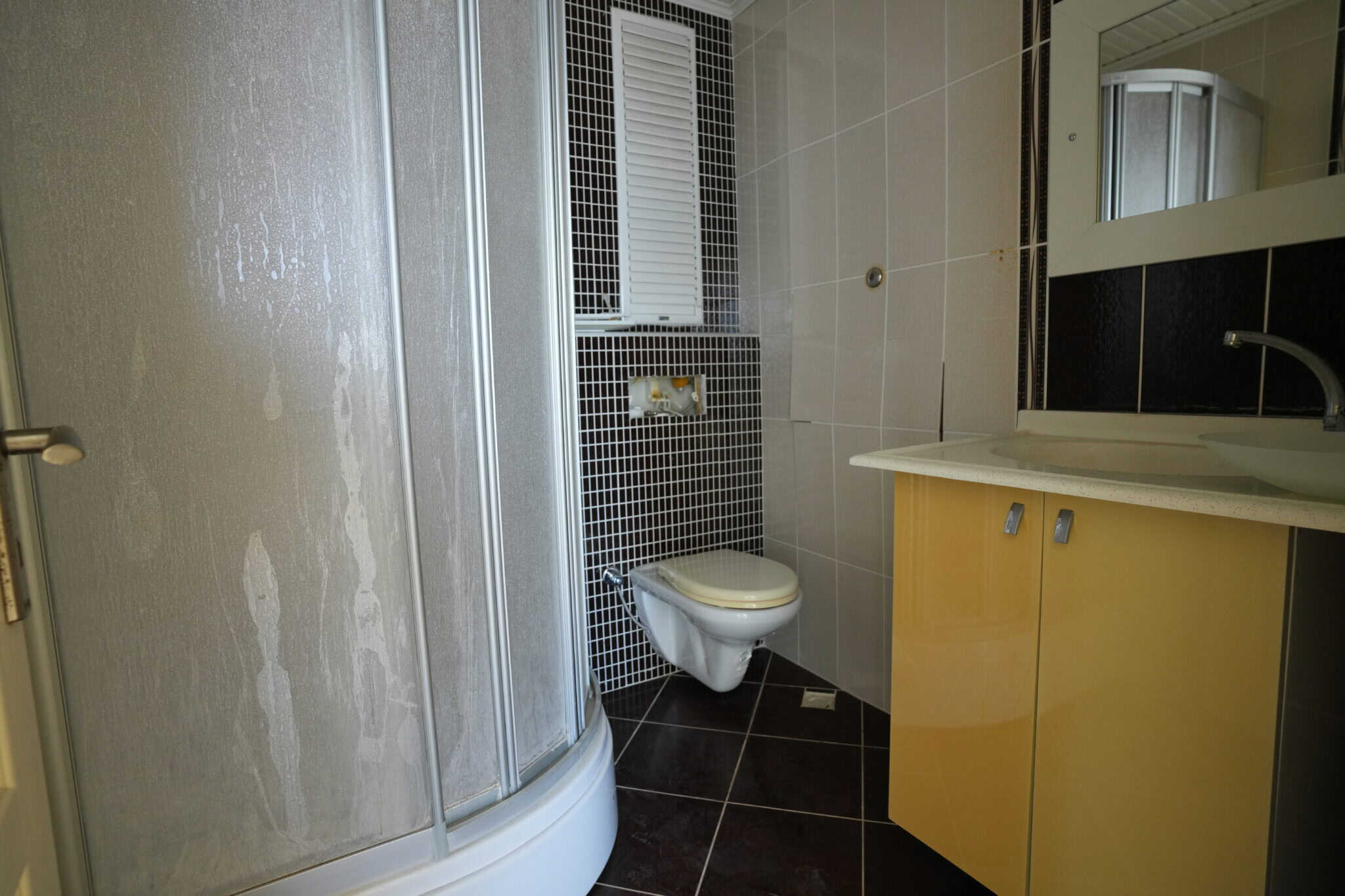 Mersin Erdemli Ayaş Elissa-locatie aan zee 2+1 appartement te koop