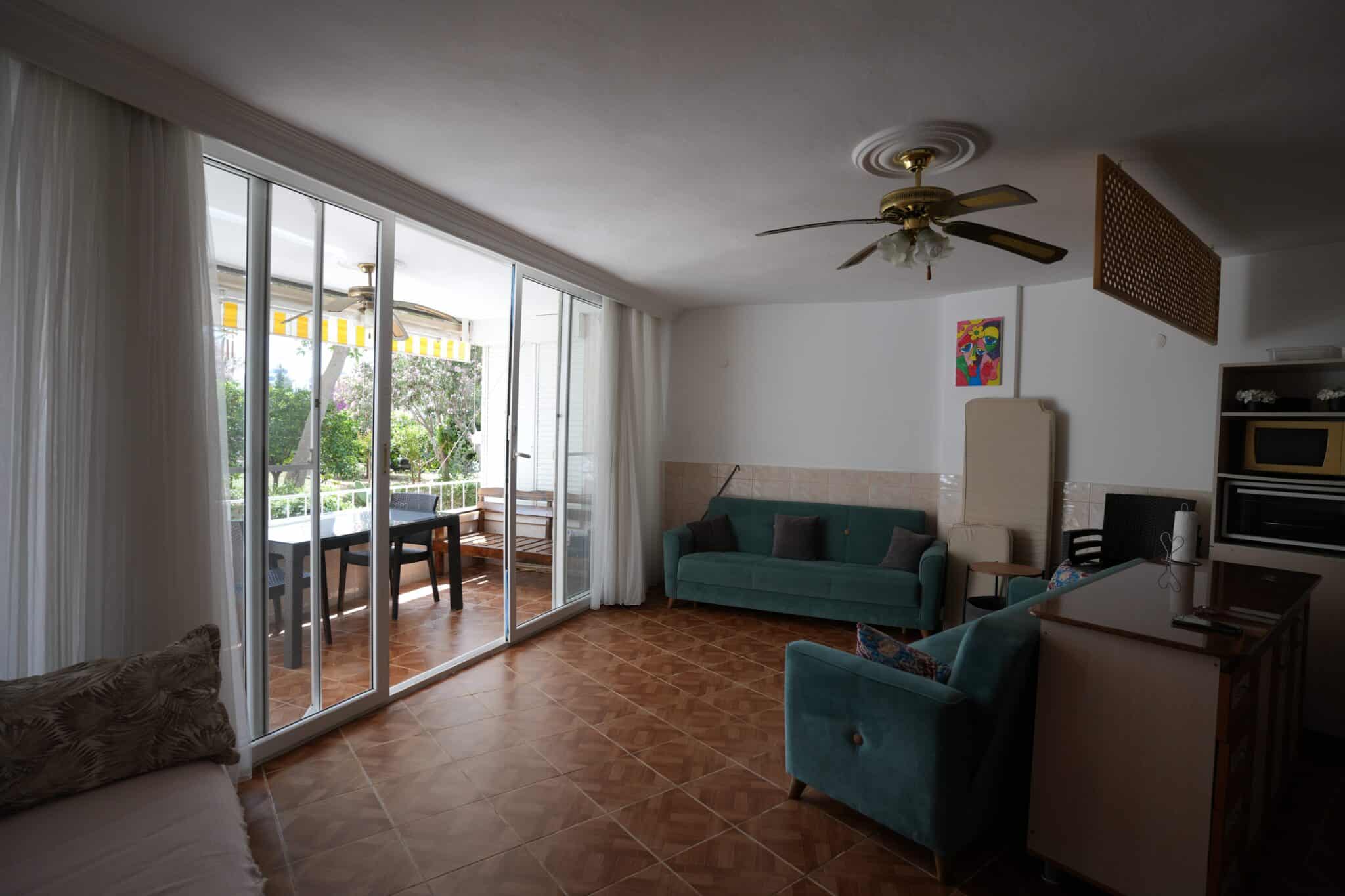 Mersin Erdemli Limonlu Denize Sıfır Faruk Şıhman Sitesi Satılık 2+1 Bahçe Katı Daire