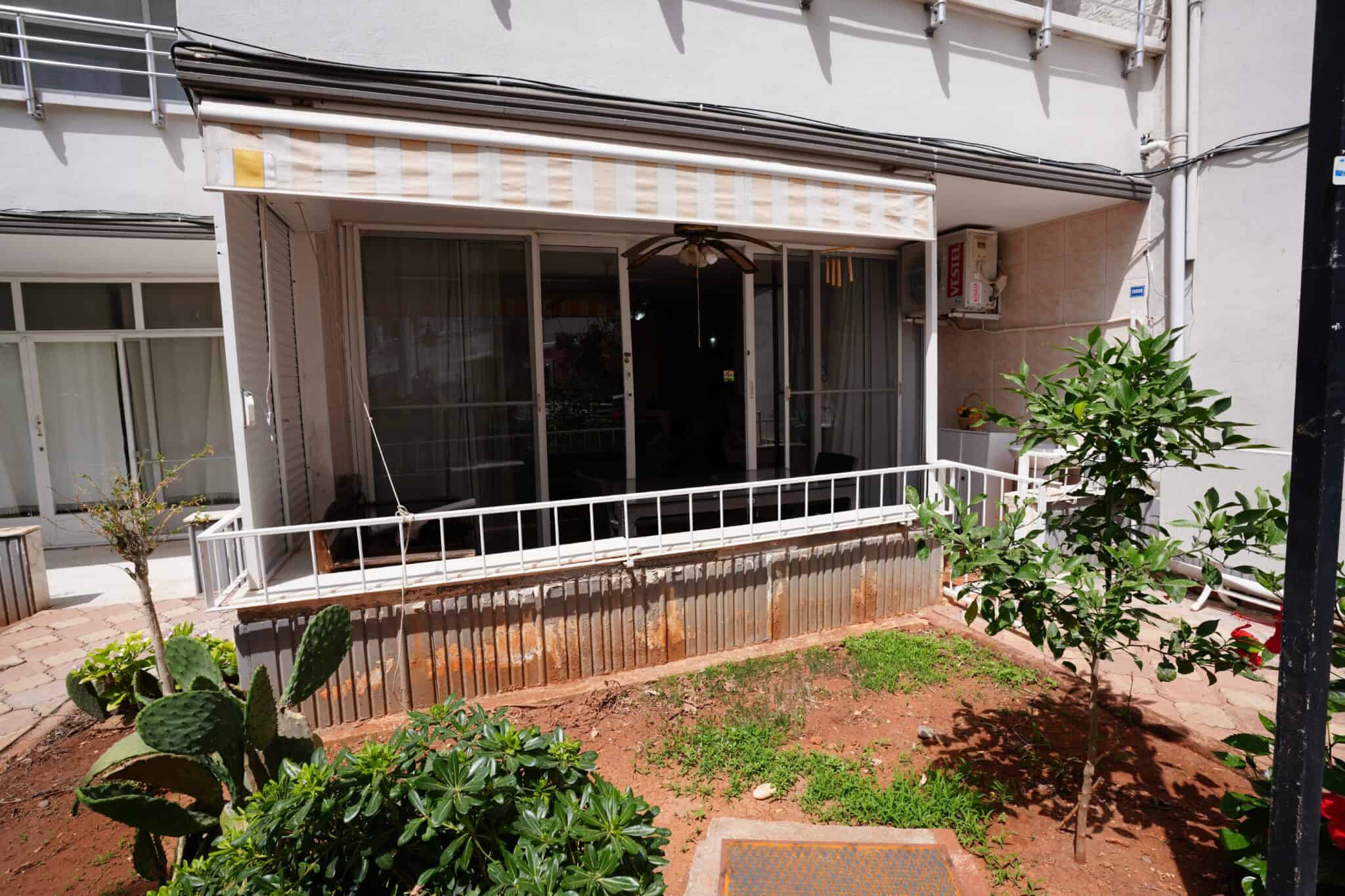 Mersin Erdemli Limonlu Denize Sıfır Faruk Şıhman Sitesi Satılık 2+1 Bahçe Katı Daire