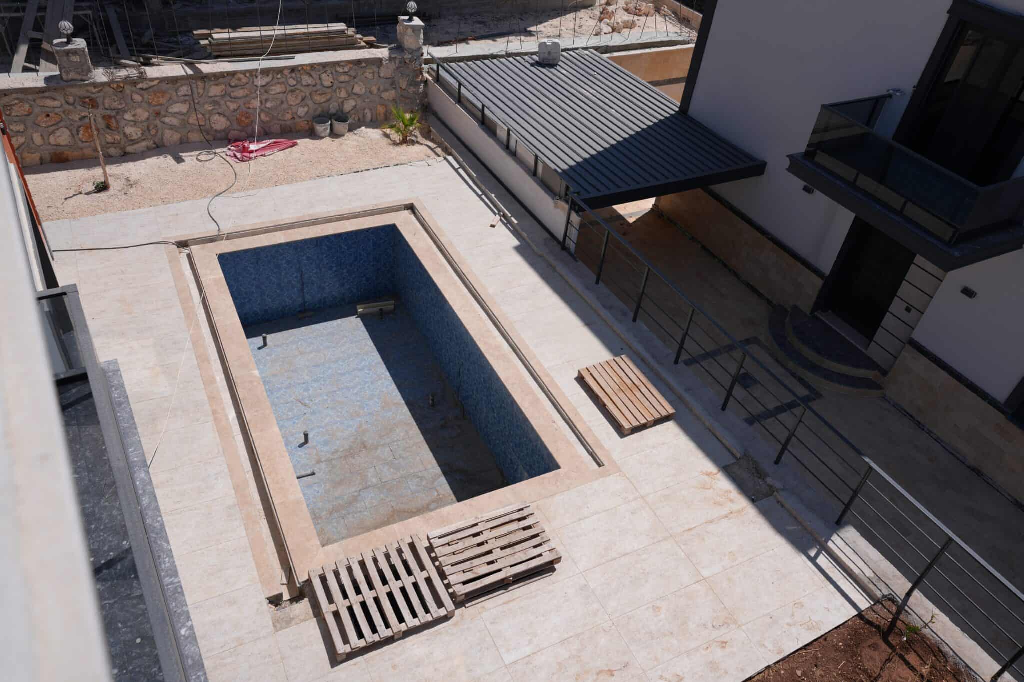 Mersin Erdemli Tırtar Deniz Manzaralı Satılık 4+1 Dubleks Villa