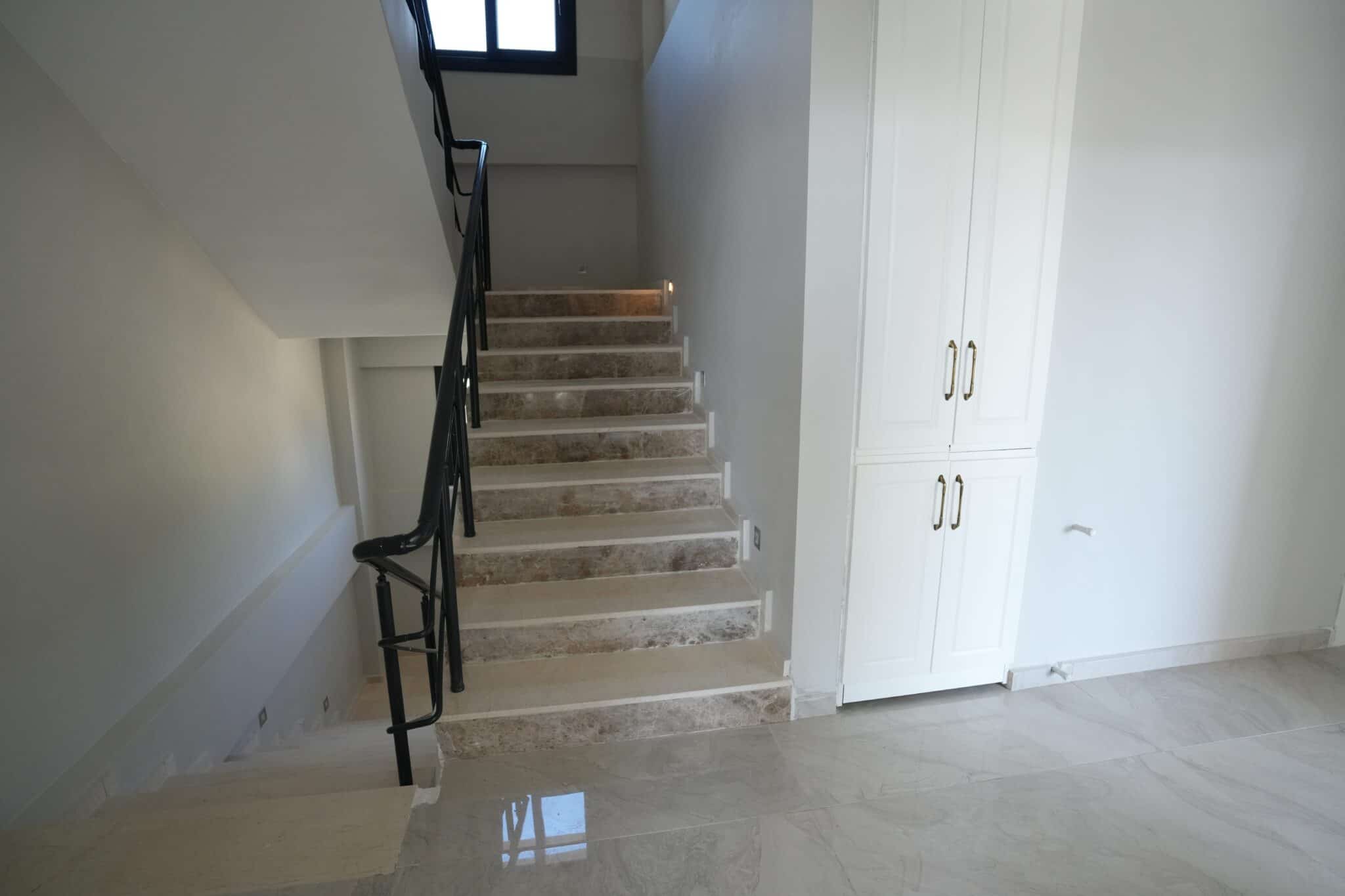Mersin Erdemli Tırtar Deniz Manzaralı Satılık 4+1 Dubleks Villa