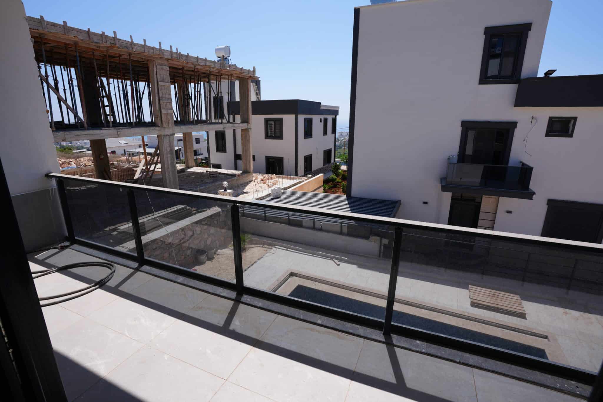 Mersin Erdemli Tırtar Deniz Manzaralı Satılık 4+1 Dubleks Villa