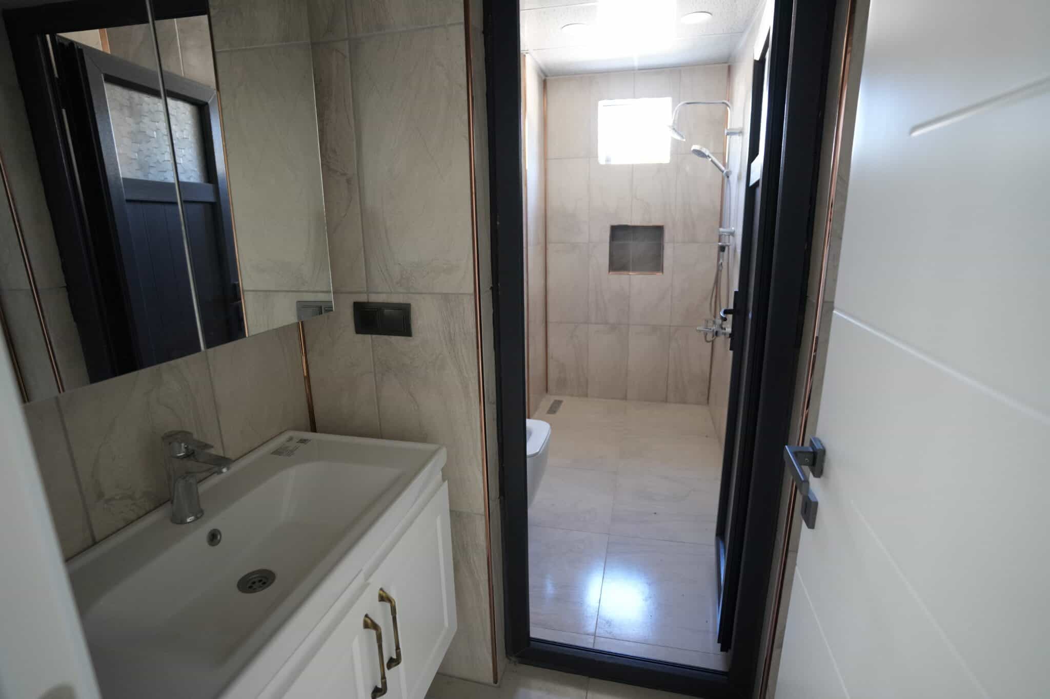 Mersin Erdemli Tırtar Deniz Manzaralı Satılık 4+1 Dubleks Villa