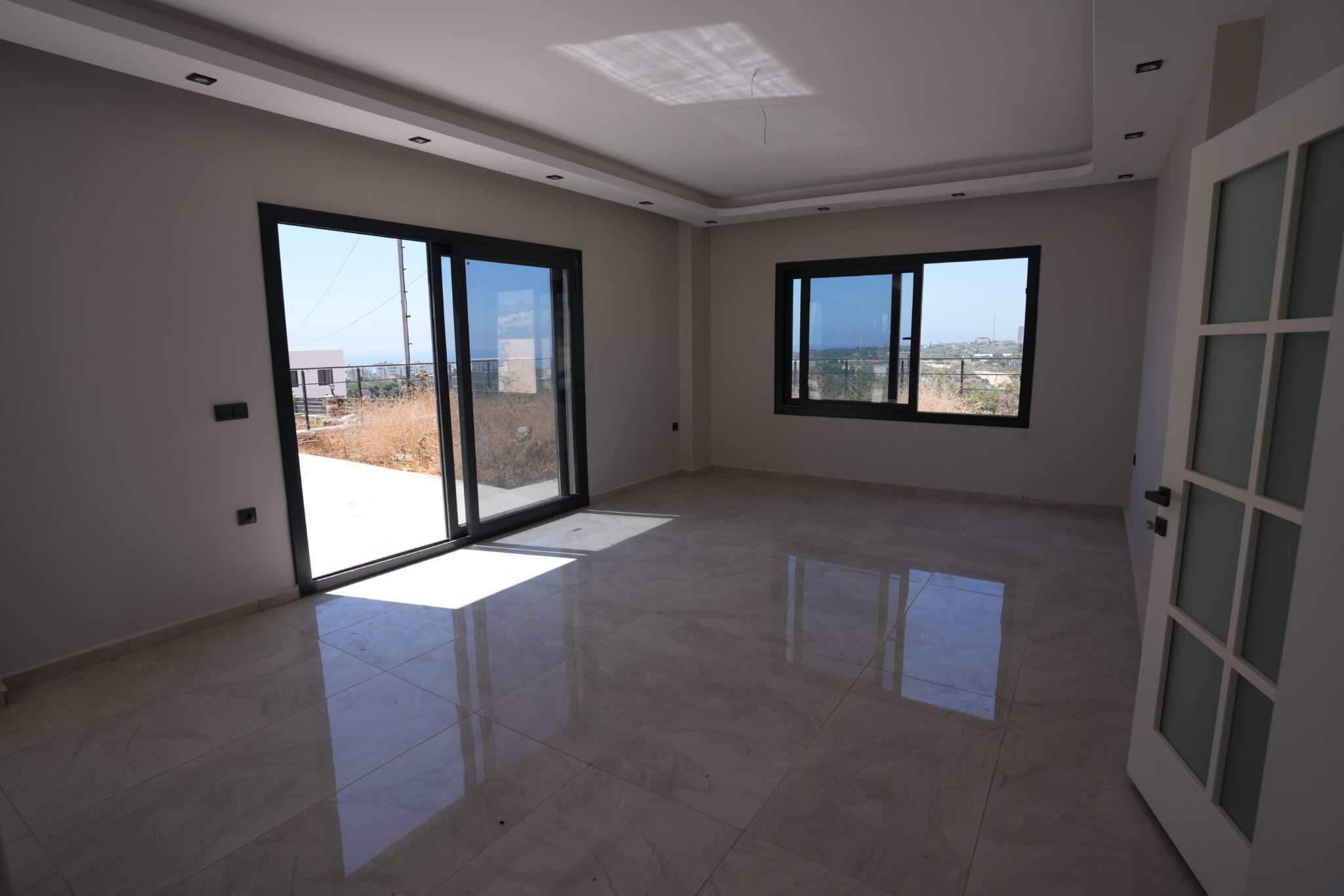 Mersin Erdemli Tırtar Deniz Manzaralı Satılık 4+1 Dubleks Villa