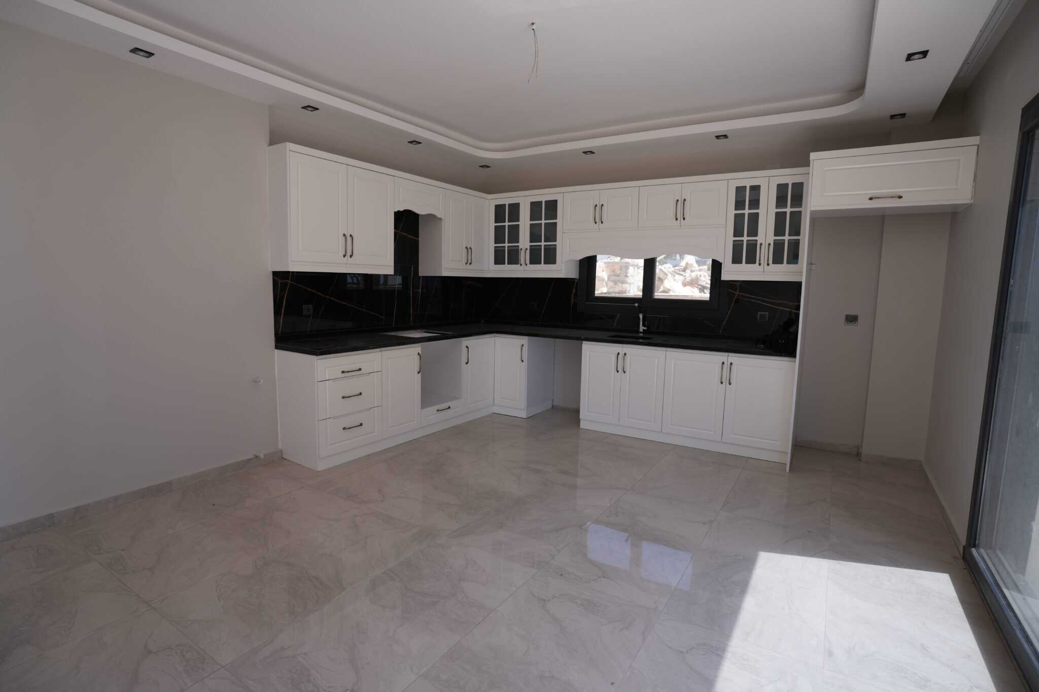 Mersin Erdemli Tırtar Deniz Manzaralı Satılık 4+1 Dubleks Villa