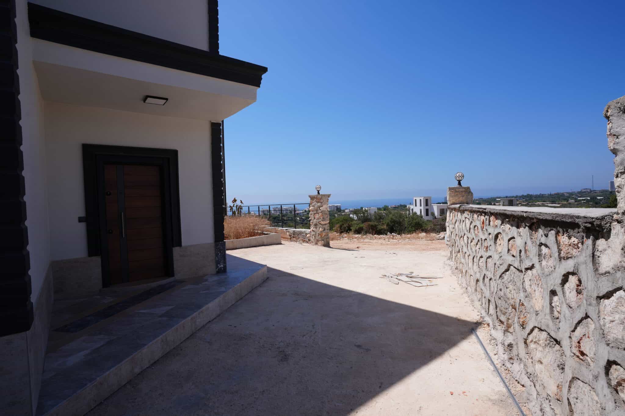 Mersin Erdemli Tırtar Deniz Manzaralı Satılık 4+1 Dubleks Villa