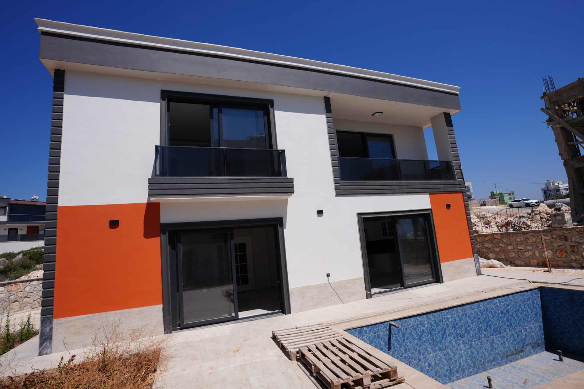 Mersin Erdemli Tırtar Deniz Manzaralı Satılık 4+1 Dubleks Villa