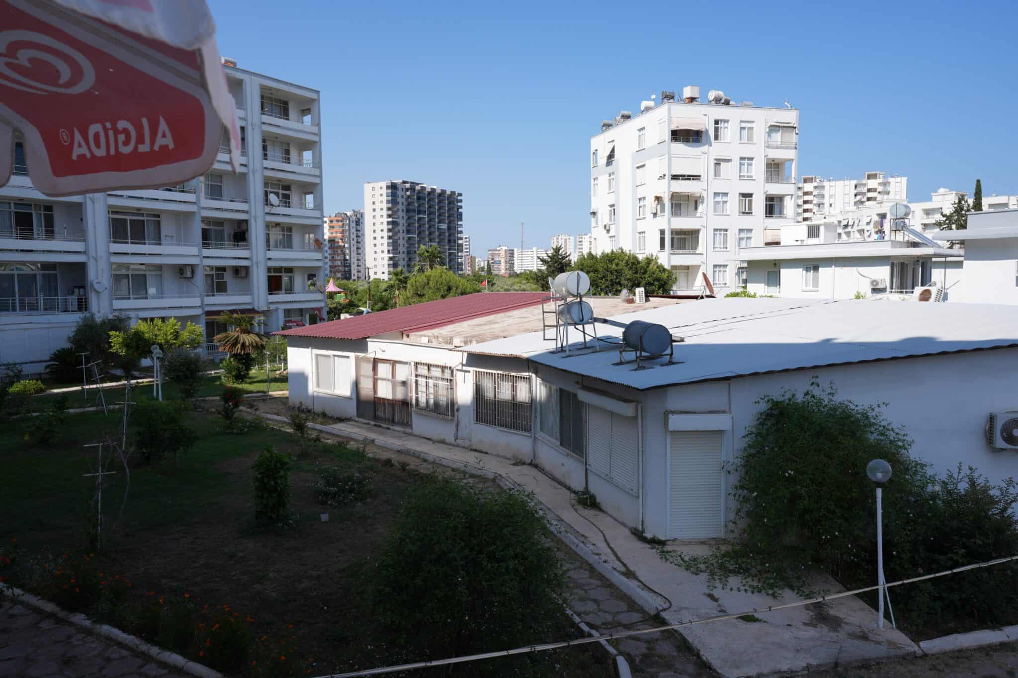 Mersin Erdemli Tömük Tatil Sitesi Ön Blok Satılık 2+1 Köşe Daire