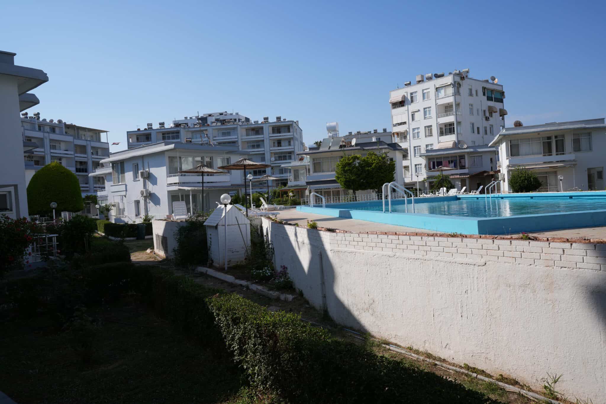 Mersin Erdemli Tömük Tatil Sitesi Ön Blok Satılık 2+1 Köşe Daire