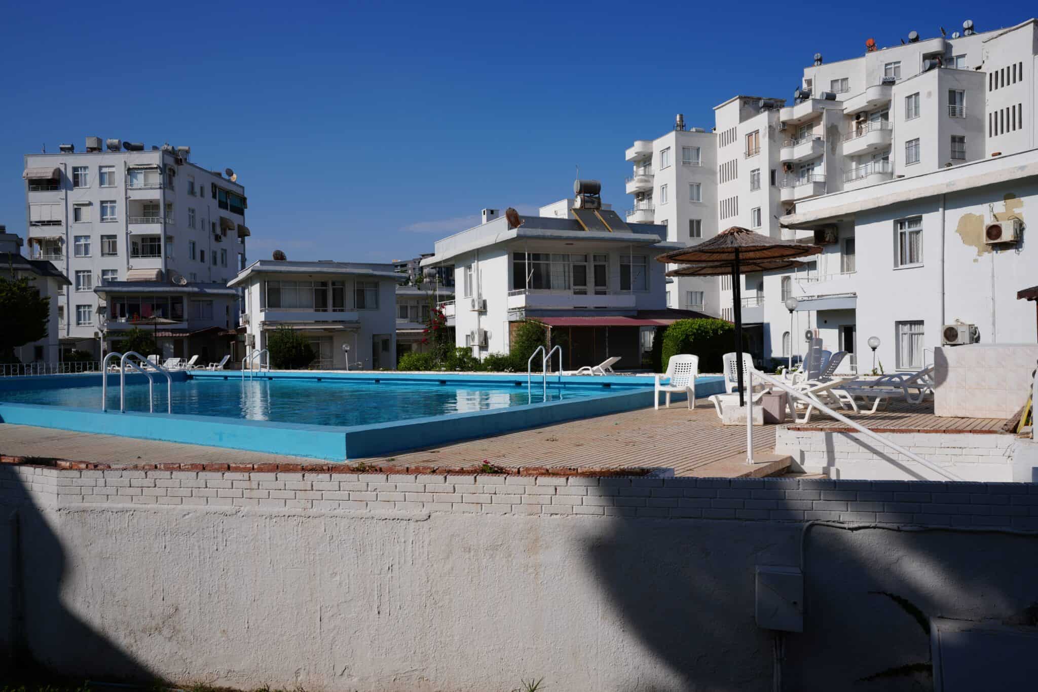 Mersin Erdemli Tömük Tatil Sitesi Ön Blok Satılık 2+1 Köşe Daire