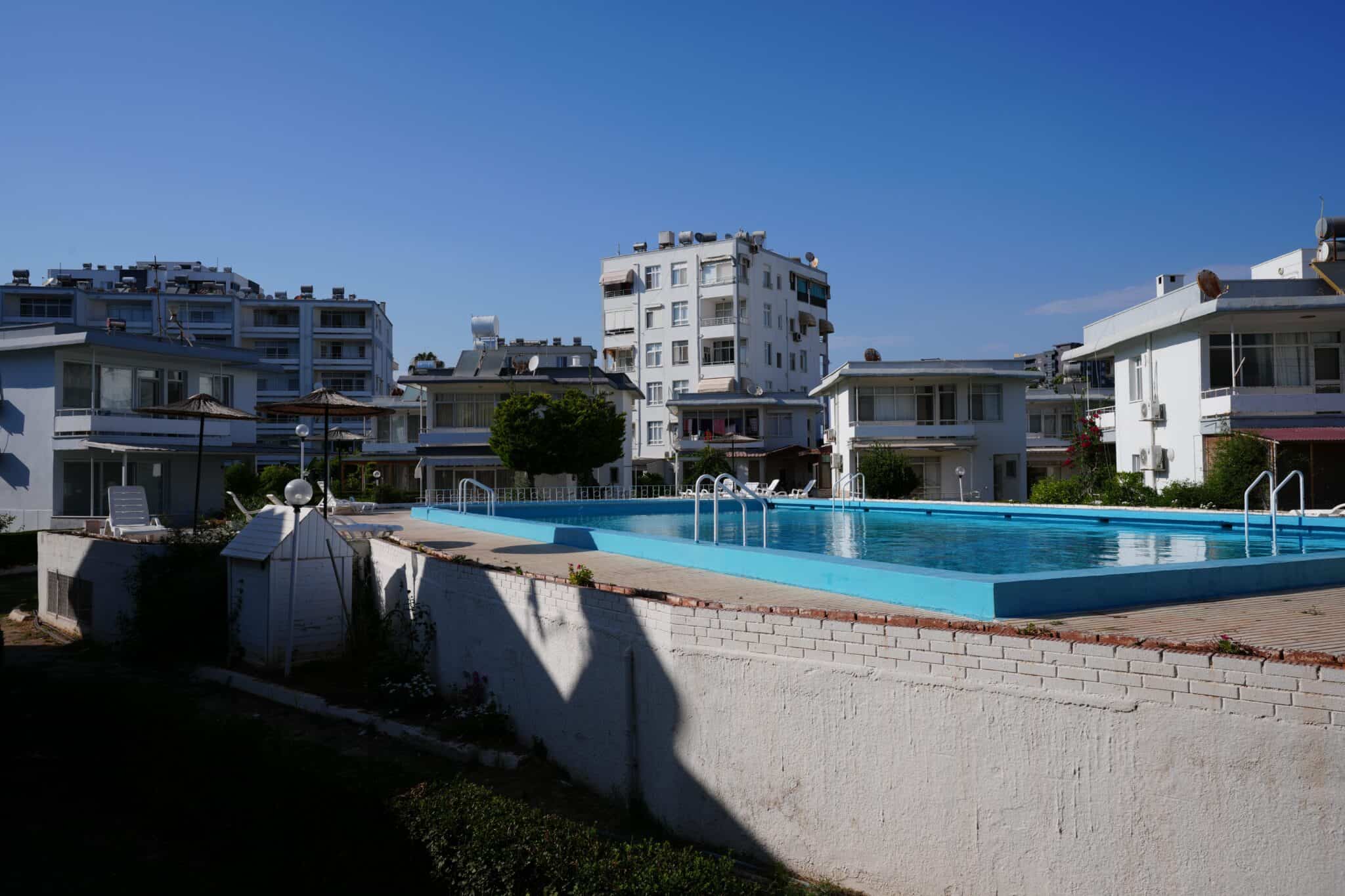 Mersin Erdemli Tömük Tatil Sitesi Ön Blok Satılık 2+1 Köşe Daire