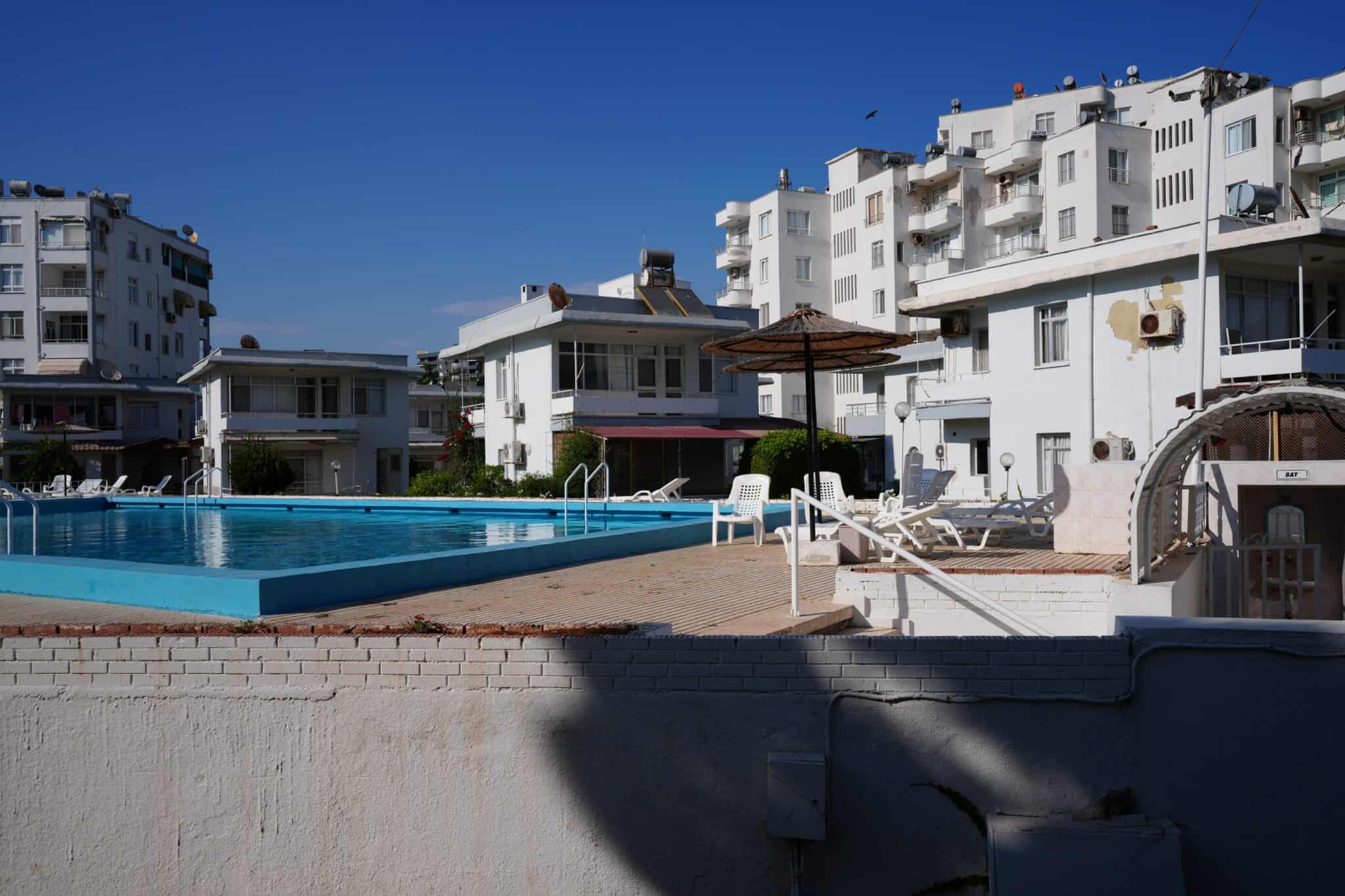 Mersin Erdemli Tömük Tatil Sitesi Ön Blok Satılık 2+1 Köşe Daire