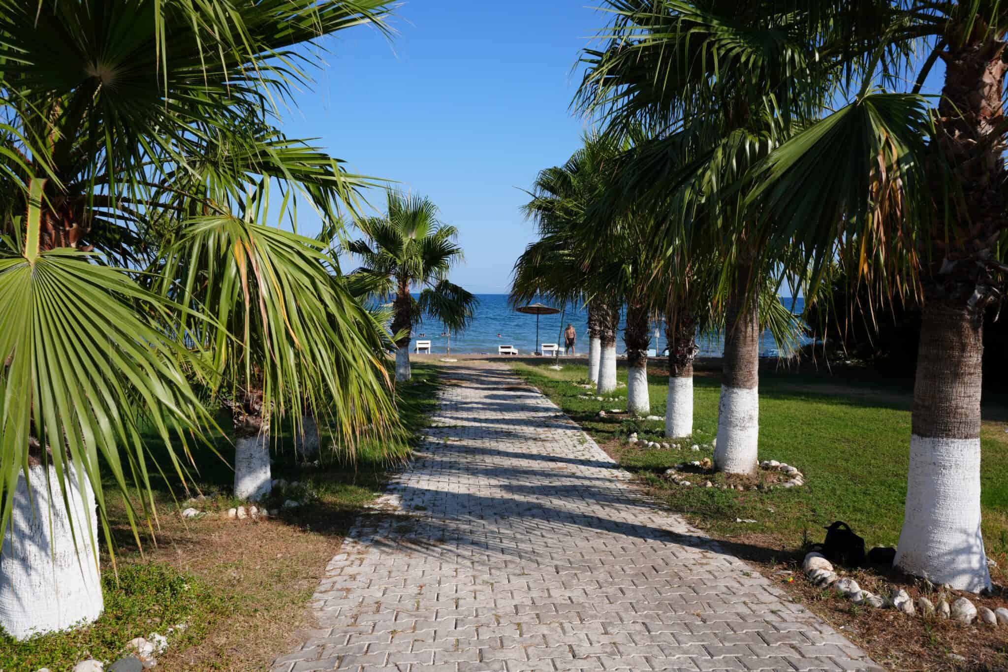 Mersin Erdemli Tömük Tatil Sitesi Ön Blok Satılık 2+1 Köşe Daire