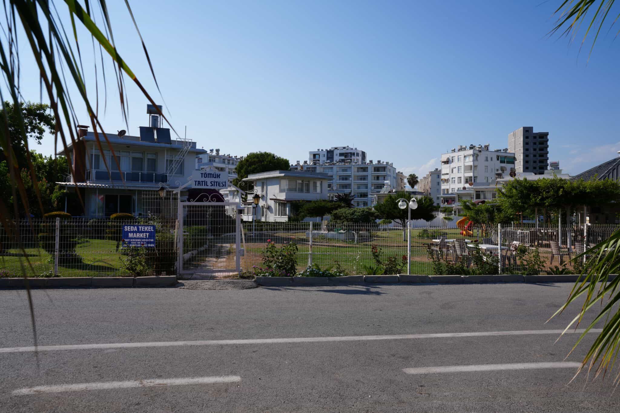 Mersin Erdemli Tömük Tatil Sitesi Ön Blok Satılık 2+1 Köşe Daire