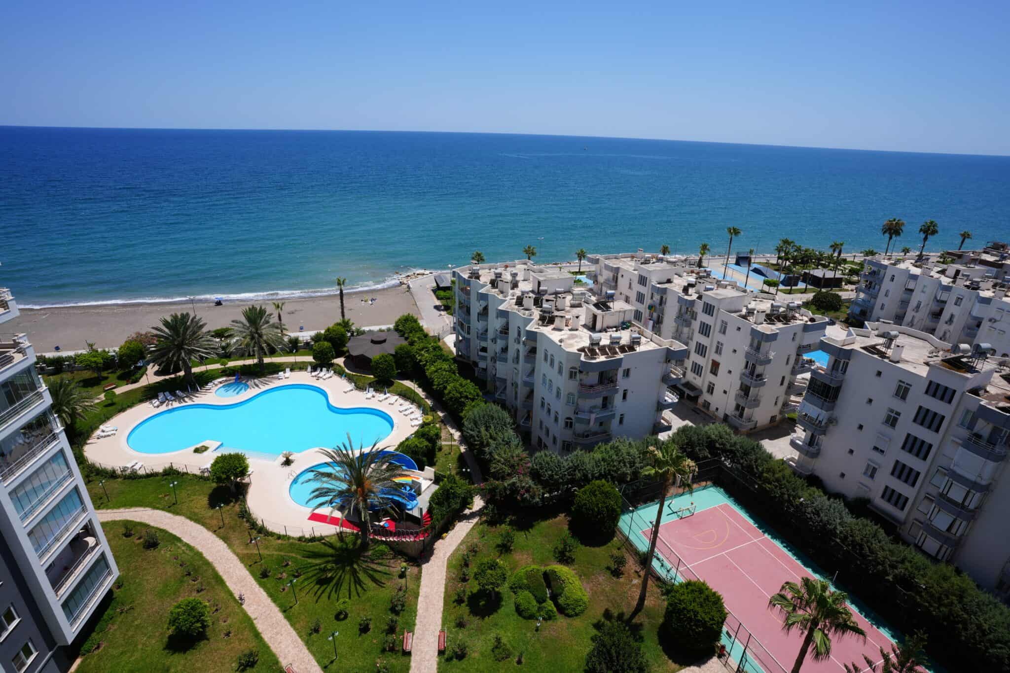 Mersin Erdemli Alatapark Denize Sıfır Satılık 4+1  Bakımlı Daire