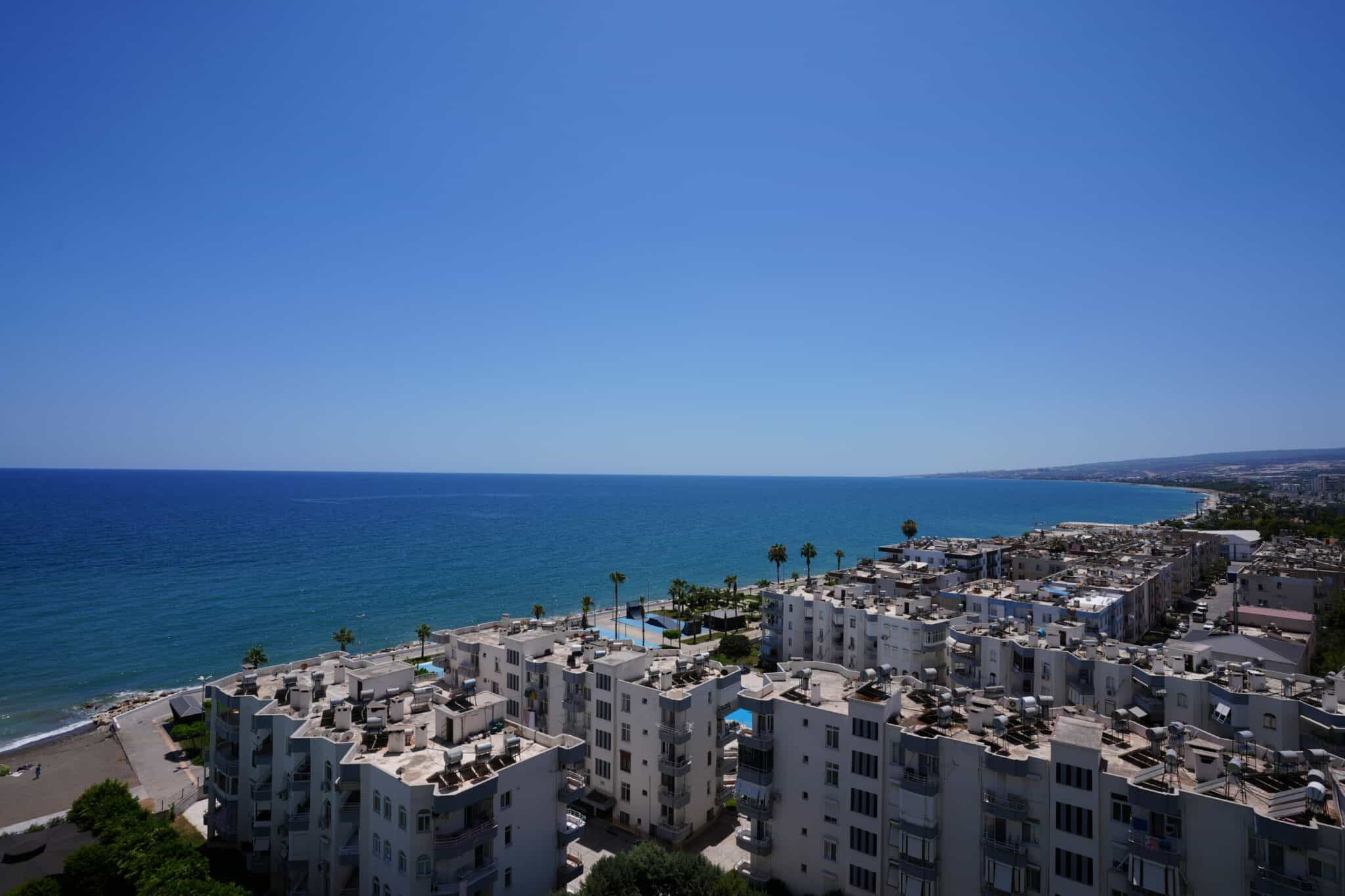 Mersin Erdemli Alatapark Denize Sıfır Satılık 4+1  Bakımlı Daire