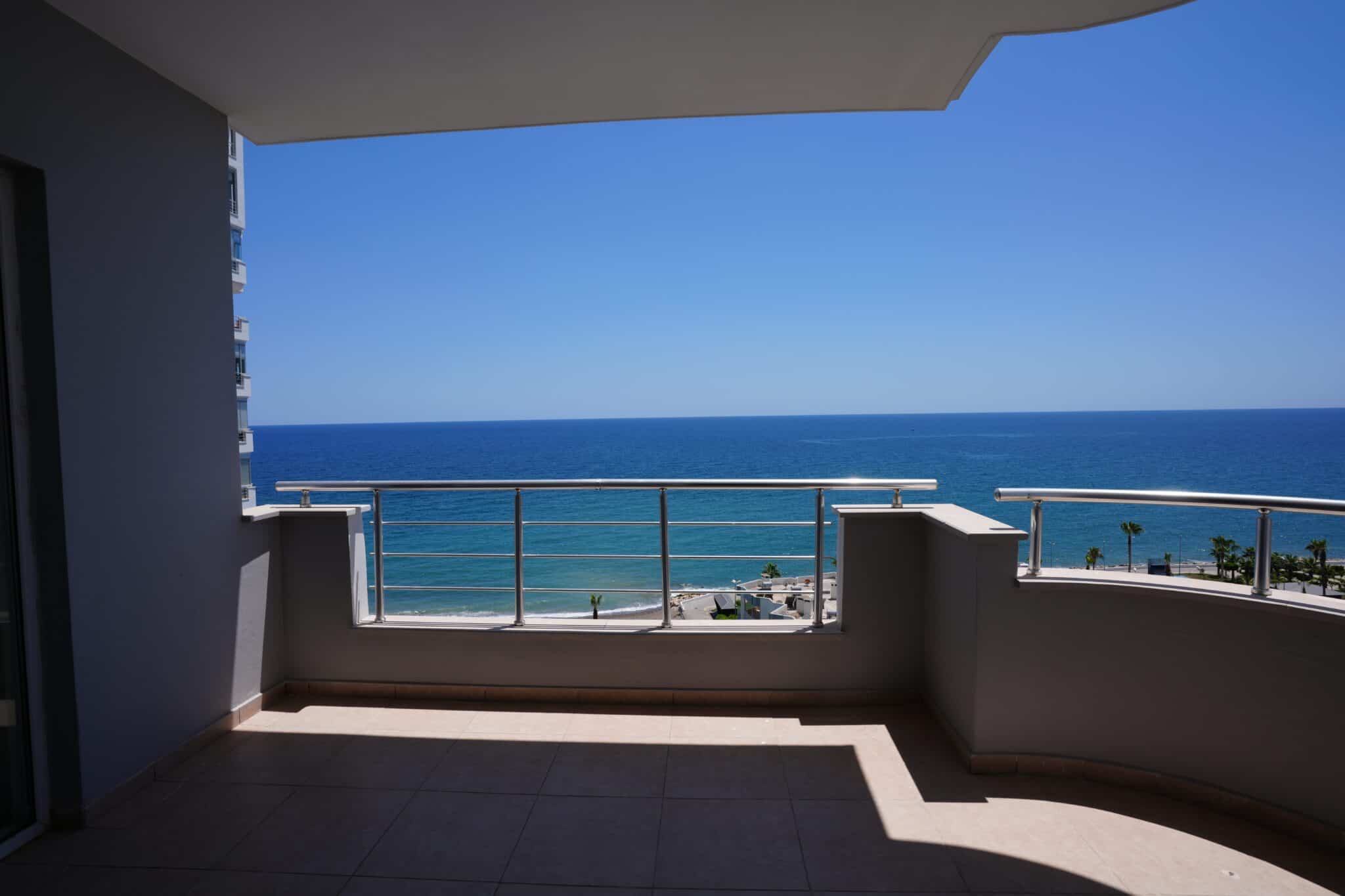 Mersin Erdemli Alatapark Denize Sıfır Satılık 4+1  Bakımlı Daire