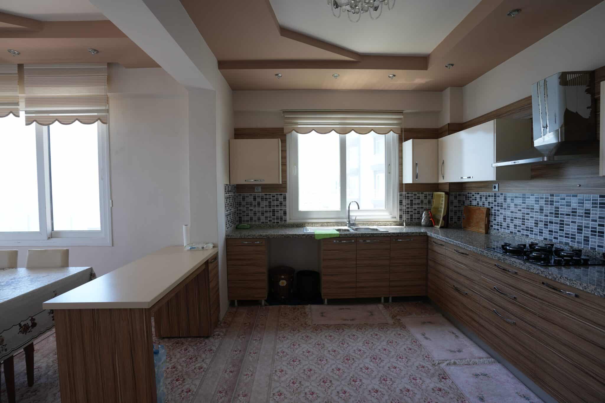 Mersin Erdemli Alatapark Denize Sıfır Satılık 4+1  Bakımlı Daire