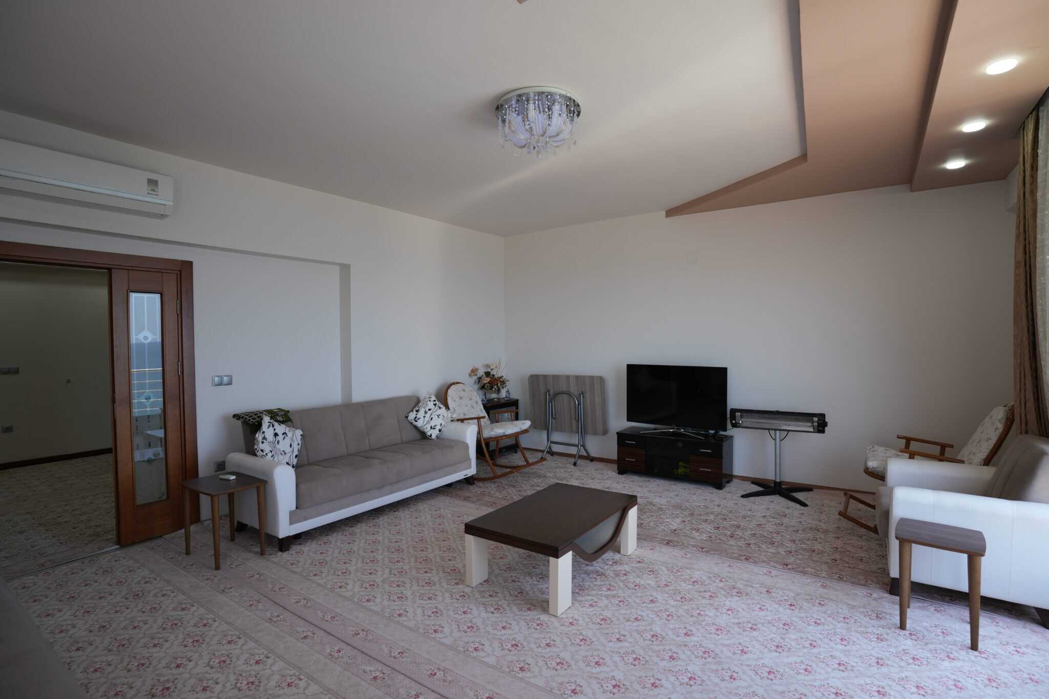 Mersin Erdemli Alatapark Denize Sıfır Satılık 4+1  Bakımlı Daire