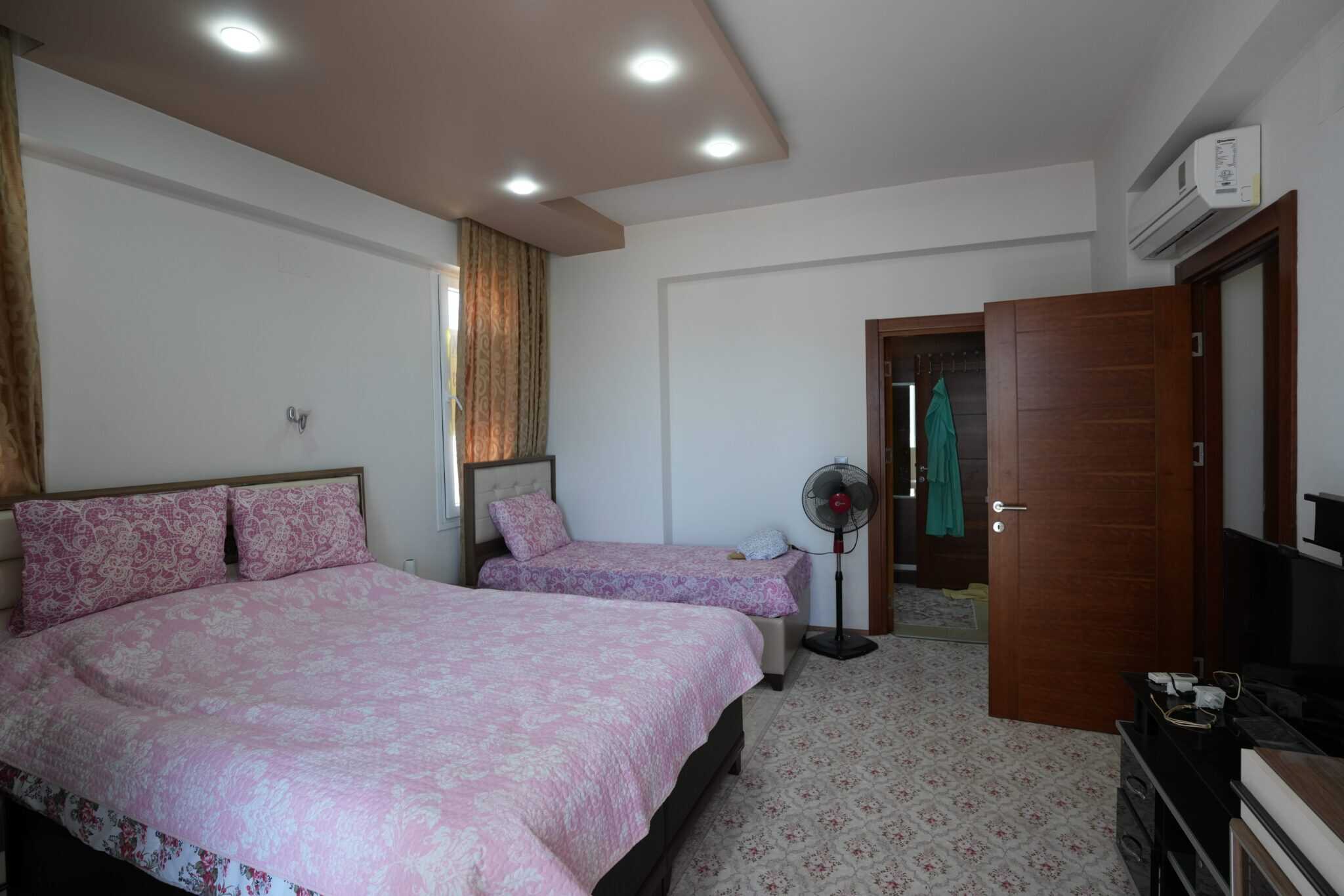 Mersin Erdemli Alatapark Denize Sıfır Satılık 4+1  Bakımlı Daire