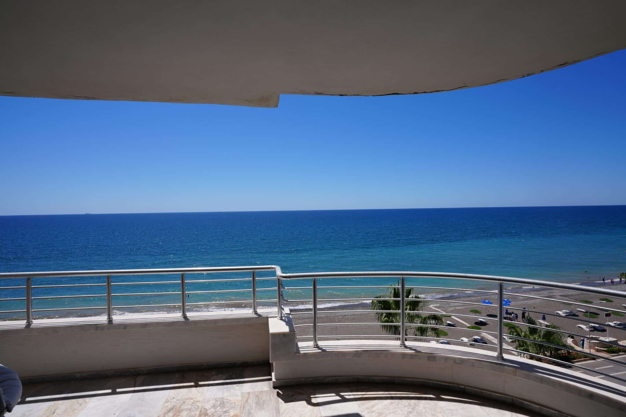 Mersin Arpaçbahşiş Denize Sıfır Flamingo 1 Sitesi 3+1 Satılık Köşe Daire