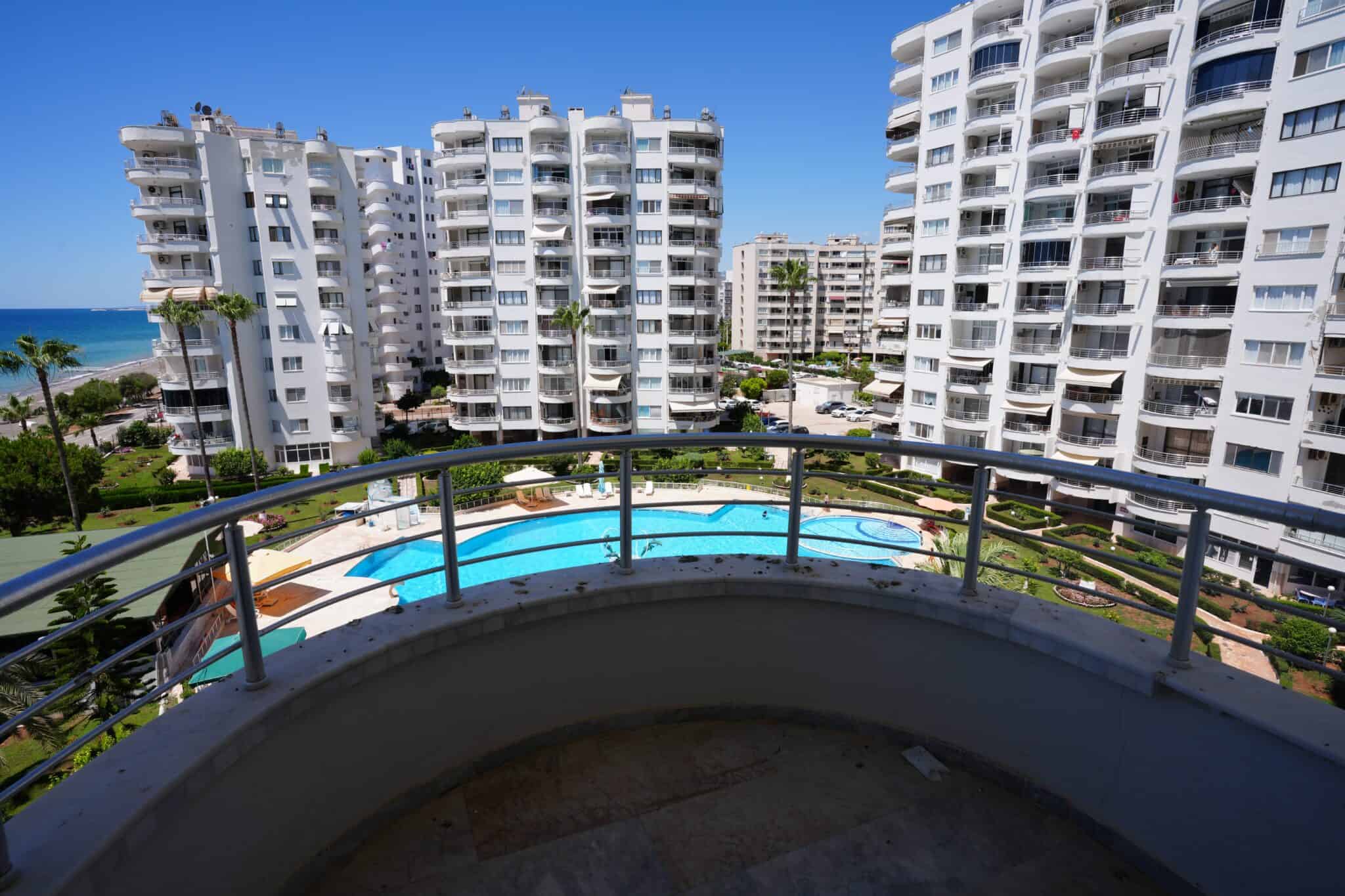 Mersin Arpaçbahşiş Denize Sıfır Flamingo 1 Sitesi 3+1 Satılık Köşe Daire