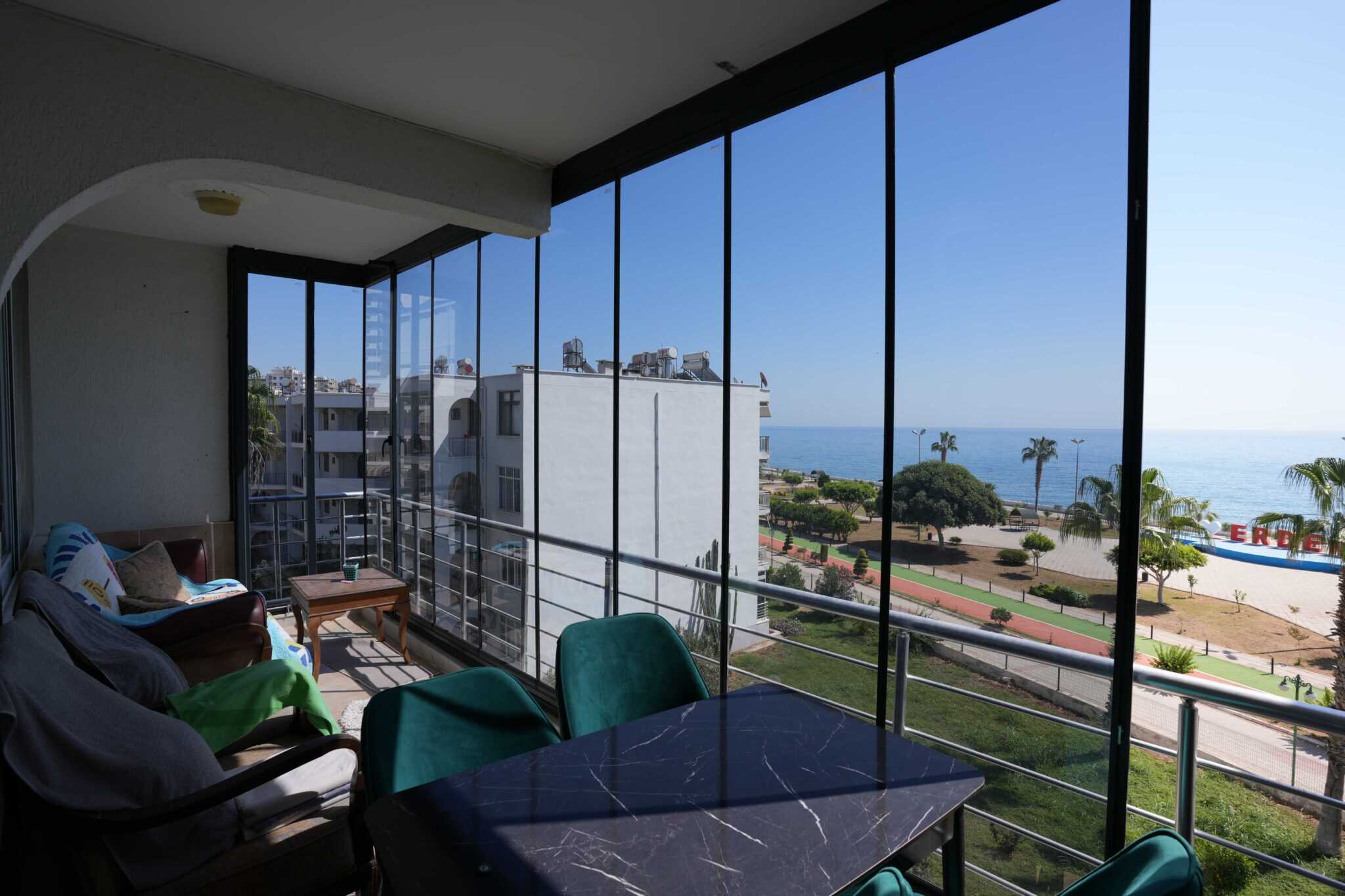 Appartement aan zee te koop in het Erciyes-complex, Erdemli Front Block, Mersin