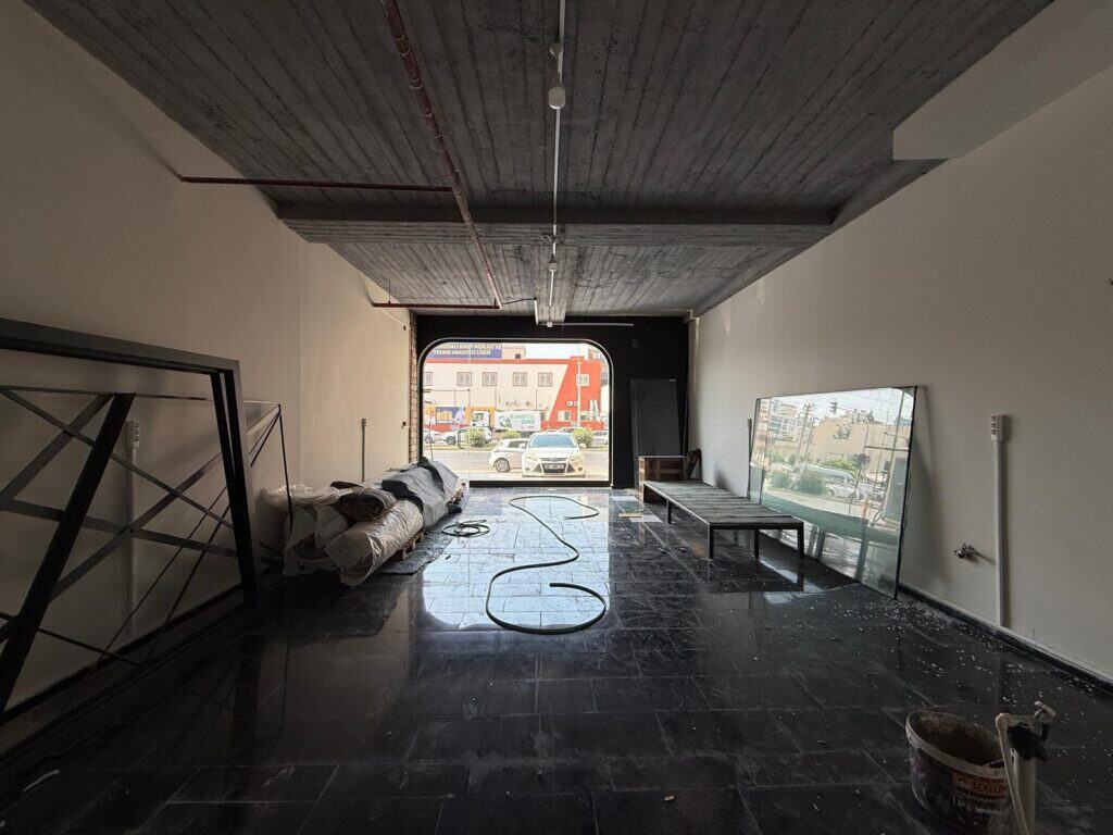 Mersin Erdemli Alata Mahallesi Ana Yola Sıfır Satılık  Dükkan