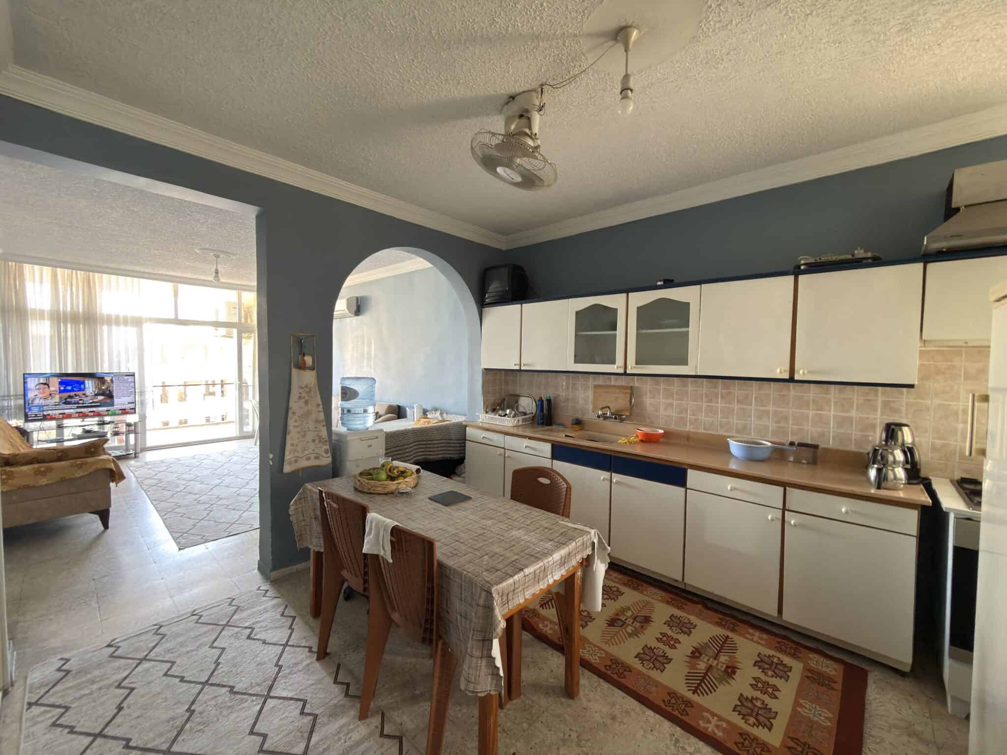 Appartement met 2 slaapkamers te koop in het Erciyes-complex, direct aan de kust in Mersin, Erdemli